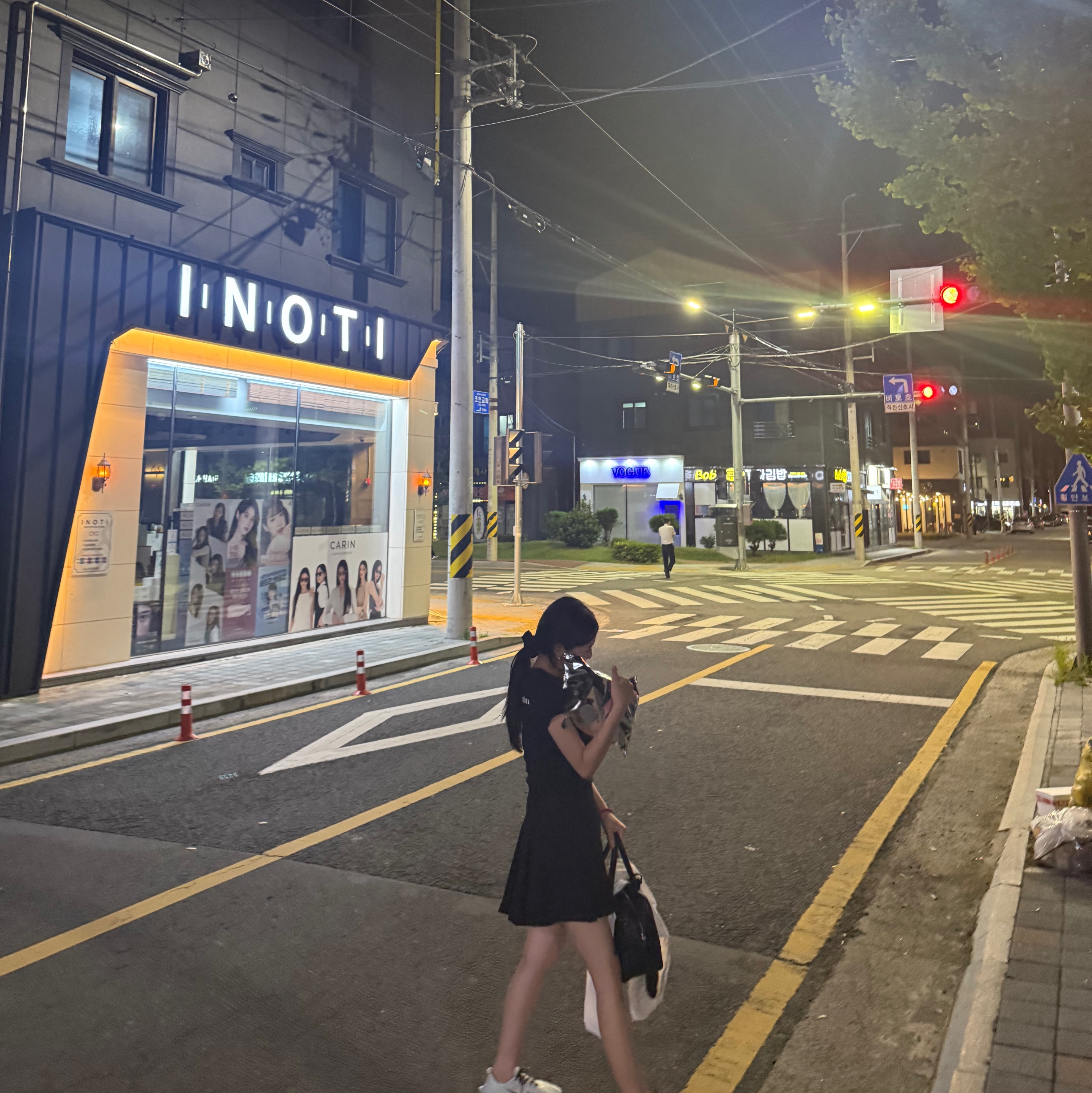 Nike ZoomX Vaporfly Next% 4 White Hyper Pink 착용 스타일 - 3