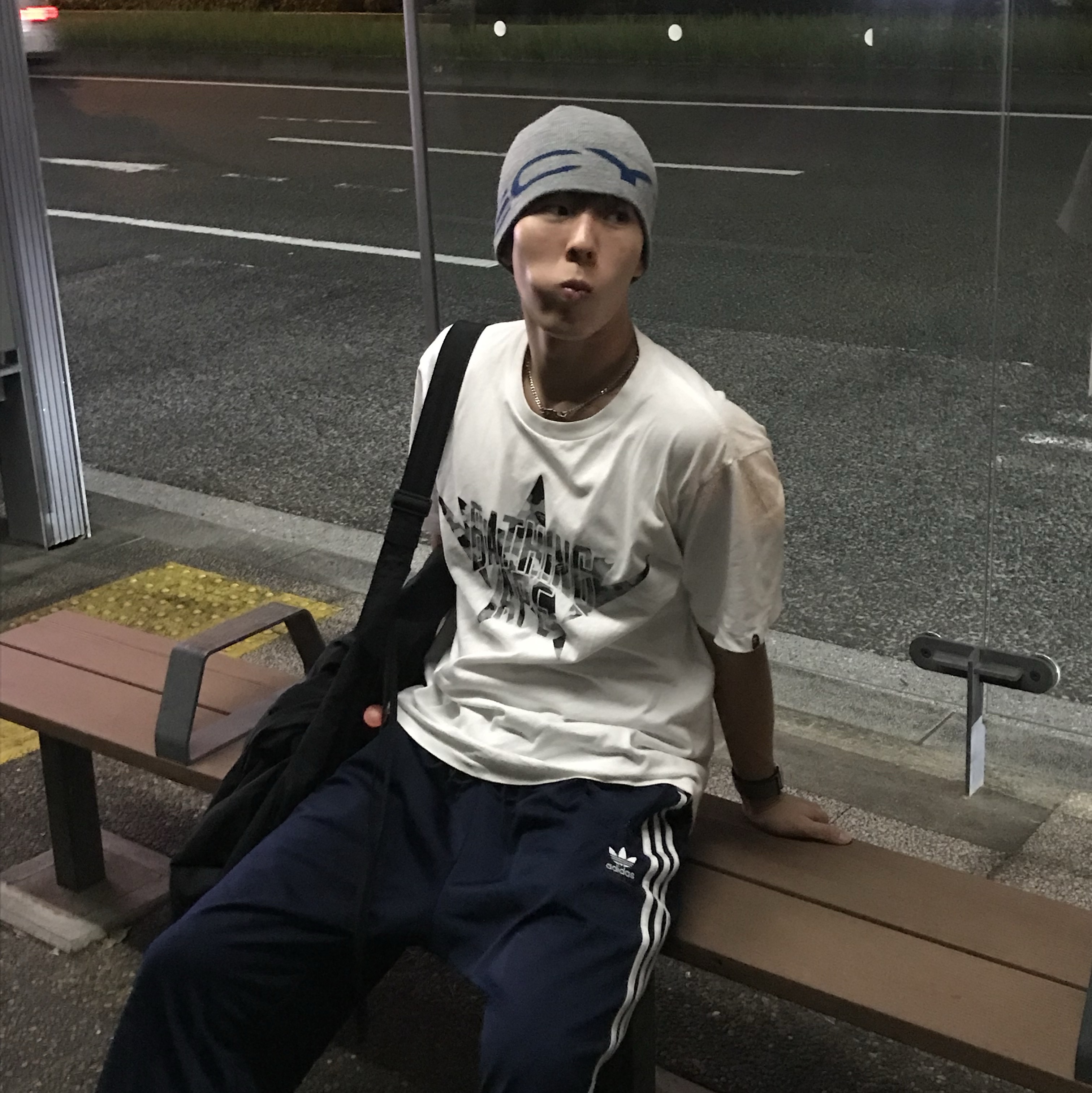 BAPE 1st Camo Twin Sta NYC T-Shirt White Green 착용 스타일