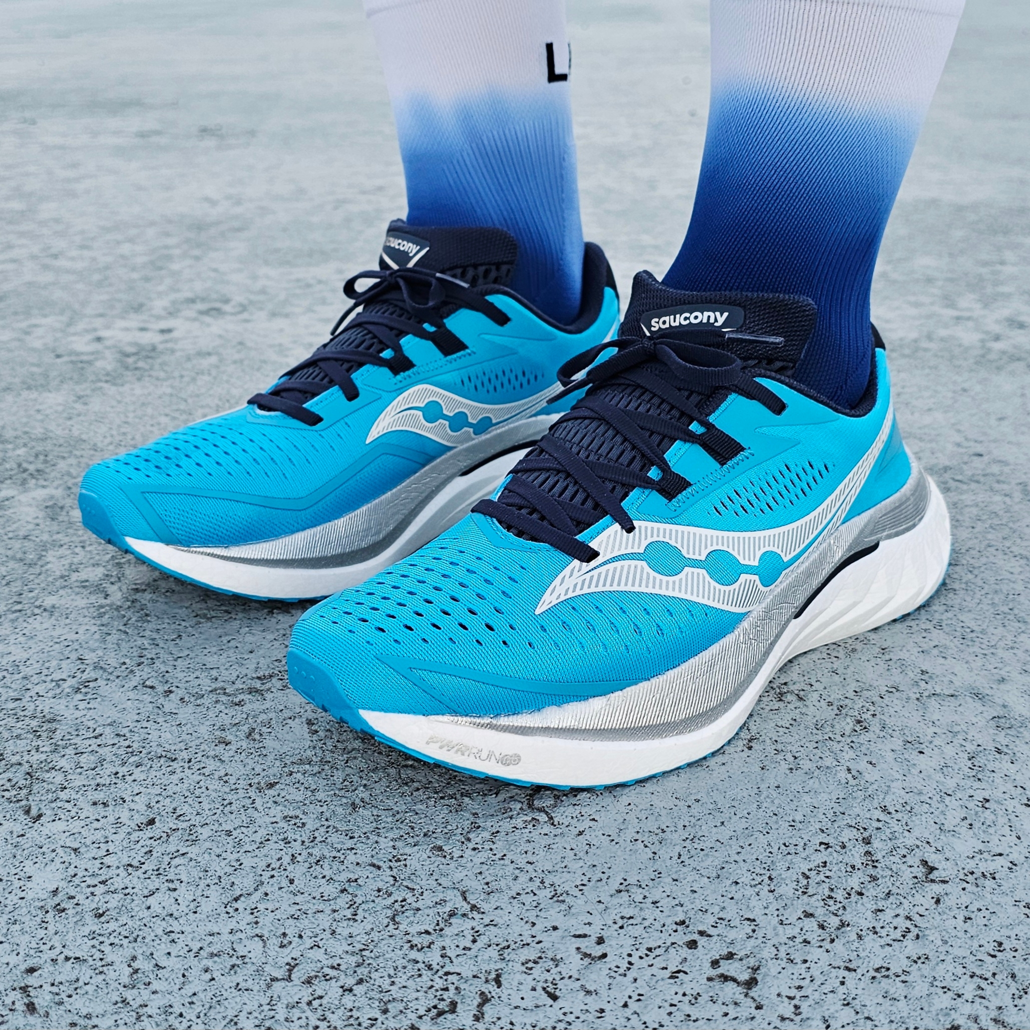 Saucony Endorphin Speed 4 Viziblue Navy 착용 스타일