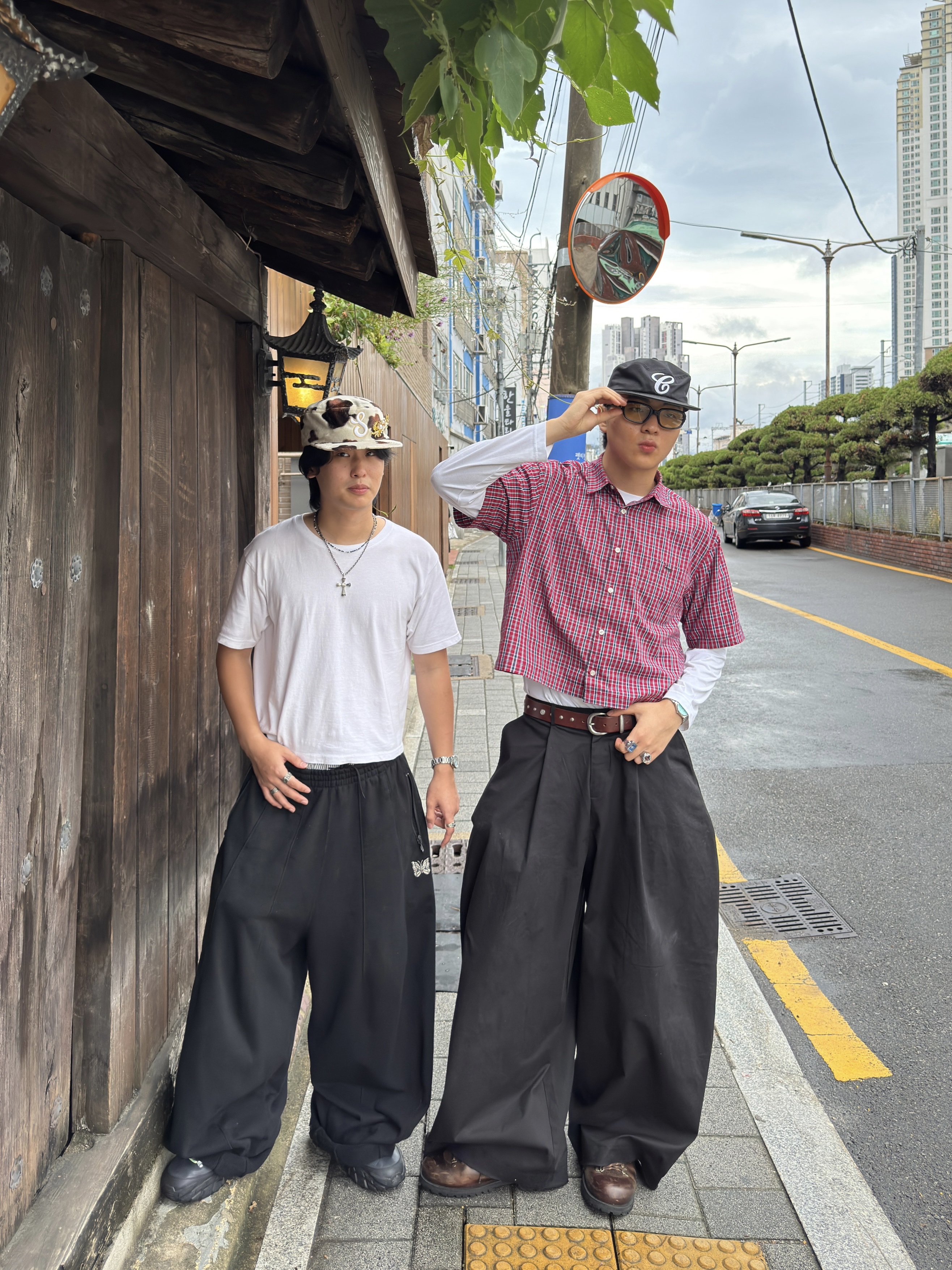 Casio MTP-B145D-2A1V, Puma x Skepta Forever Mid Boots Flat Dark Gray Puma Silver 착용 스타일 - 4