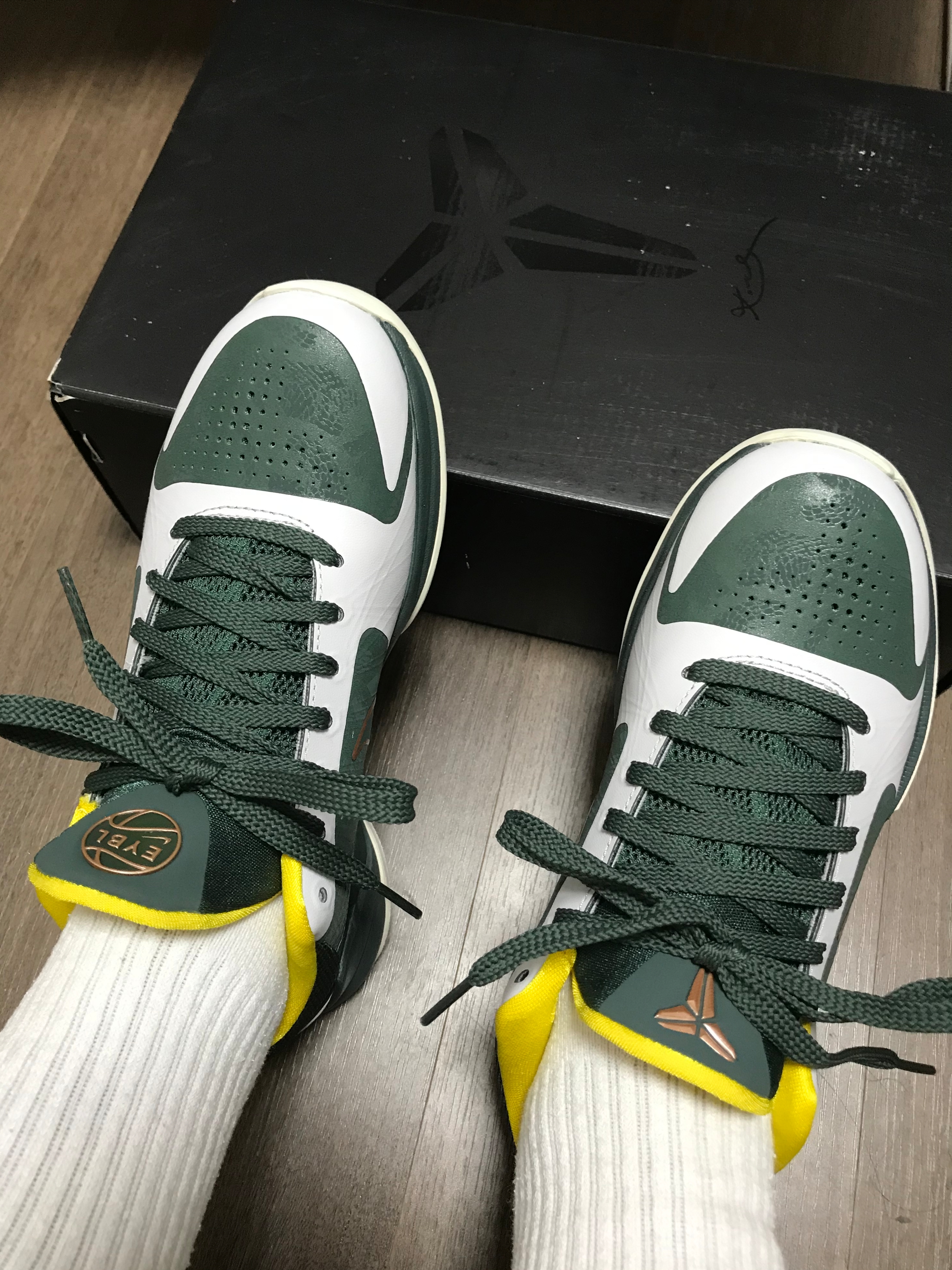 Nike Kobe 5 Protro EYBL Forest Green 착용 스타일 - 8