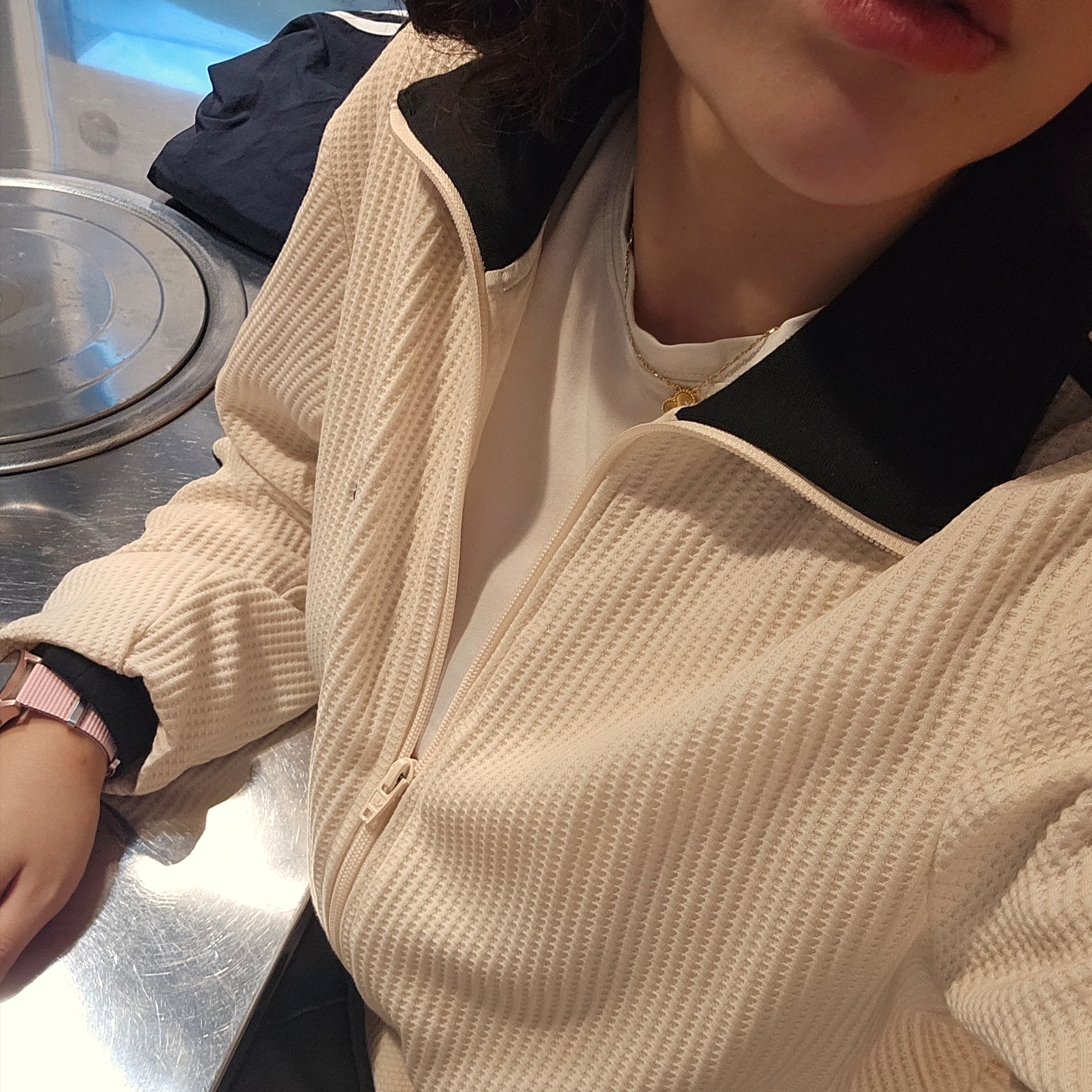 Adidas Waffle Beckenbauer Track Top Wonder White - KR Sizing, (W) Van Cleef & Arpels Vintage Alhambra Pendant Guilloche Yellow Gold 착용 스타일 - 1