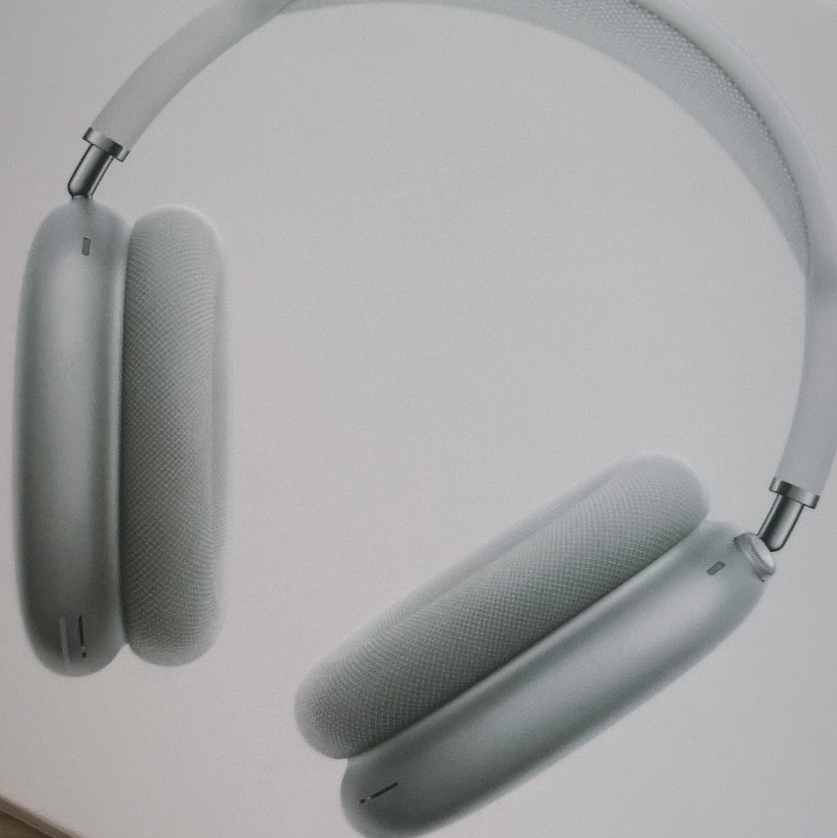 Apple AirPods Max Lightning Silver (Korean Ver.) 착용 스타일 - 1