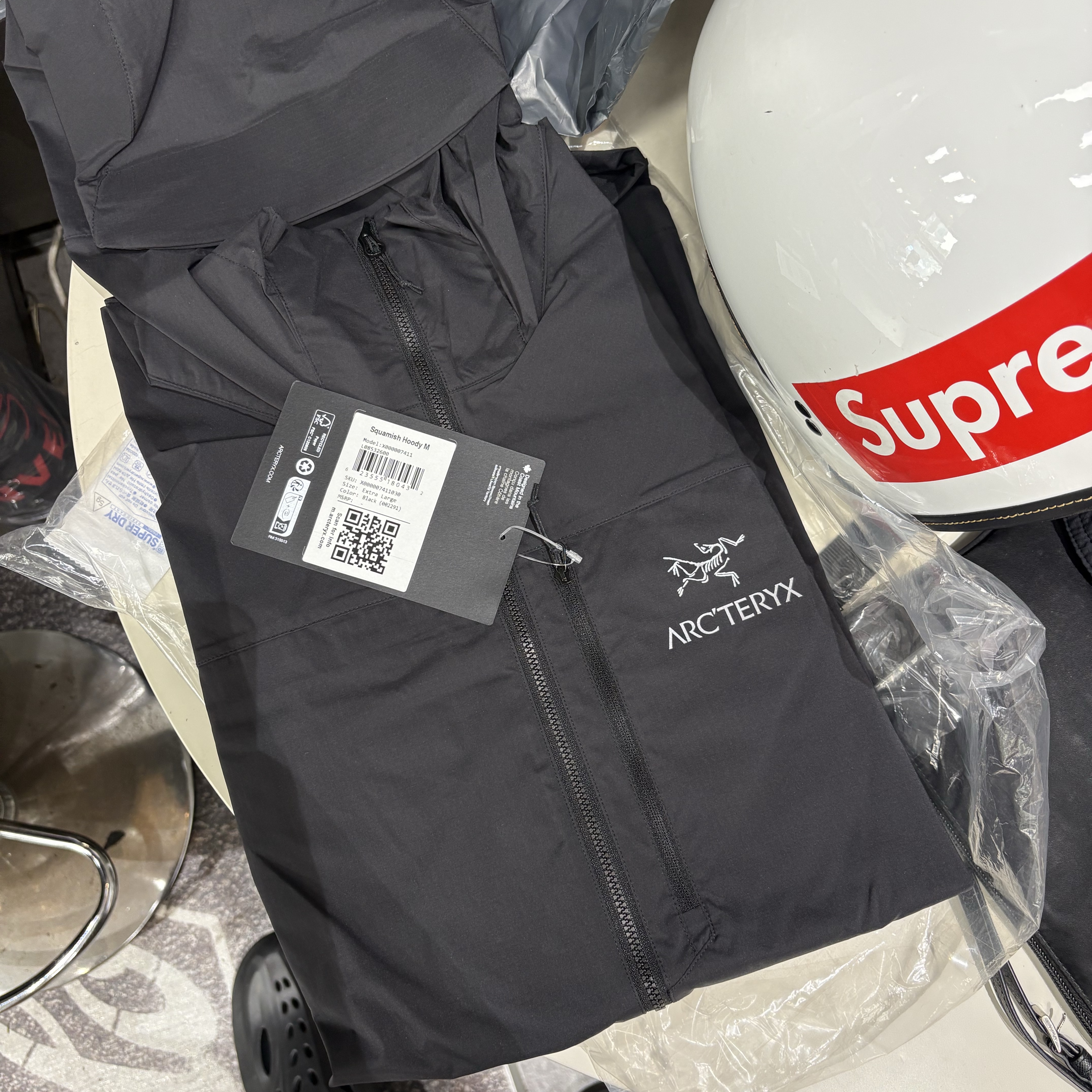Arc'teryx Squamish Hoody Black 착용 스타일