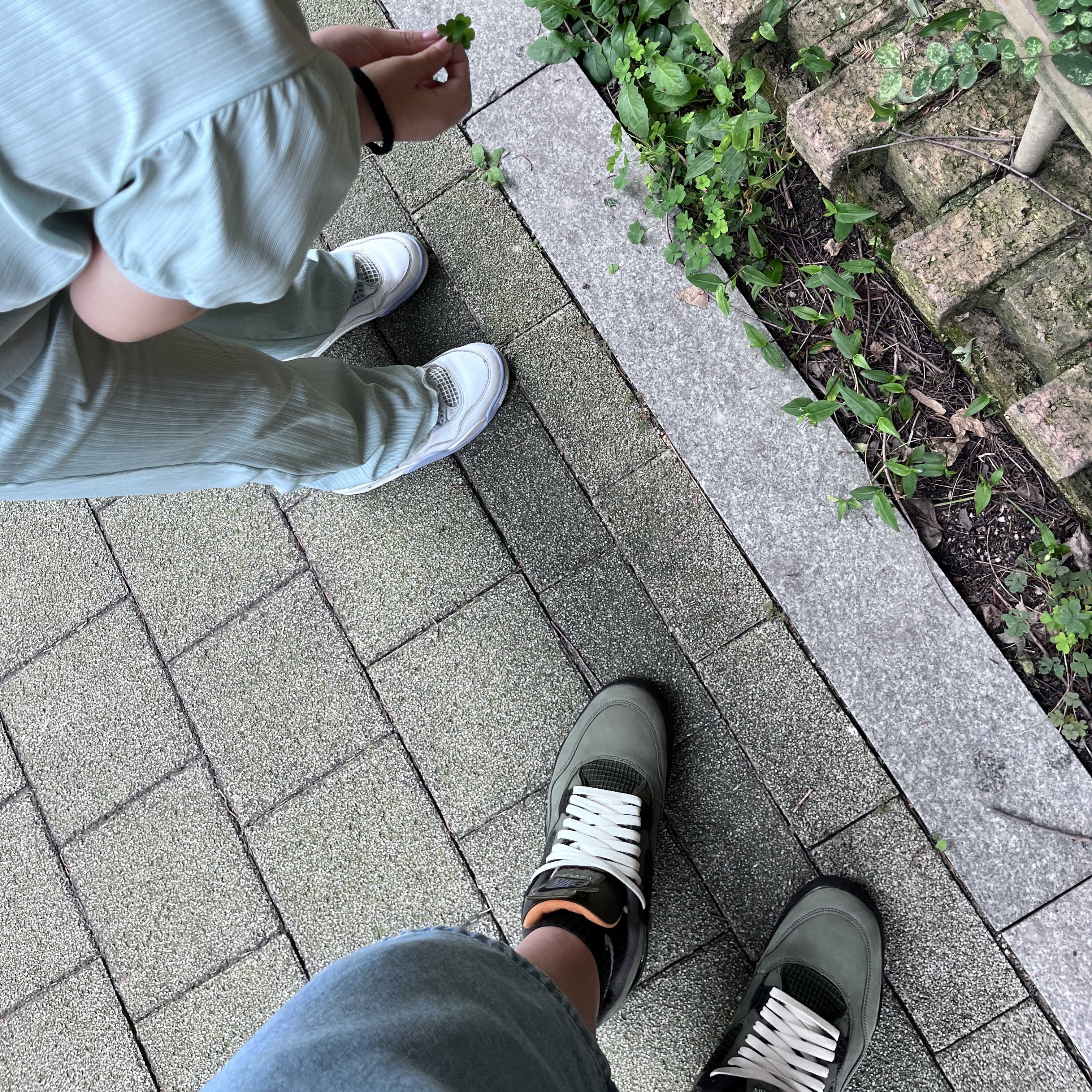 Jordan 4 x Undefeated Retro OG SP Deep Green and Clementine, (W) Jordan 4 Retro Aluminum 착용 스타일 - 2