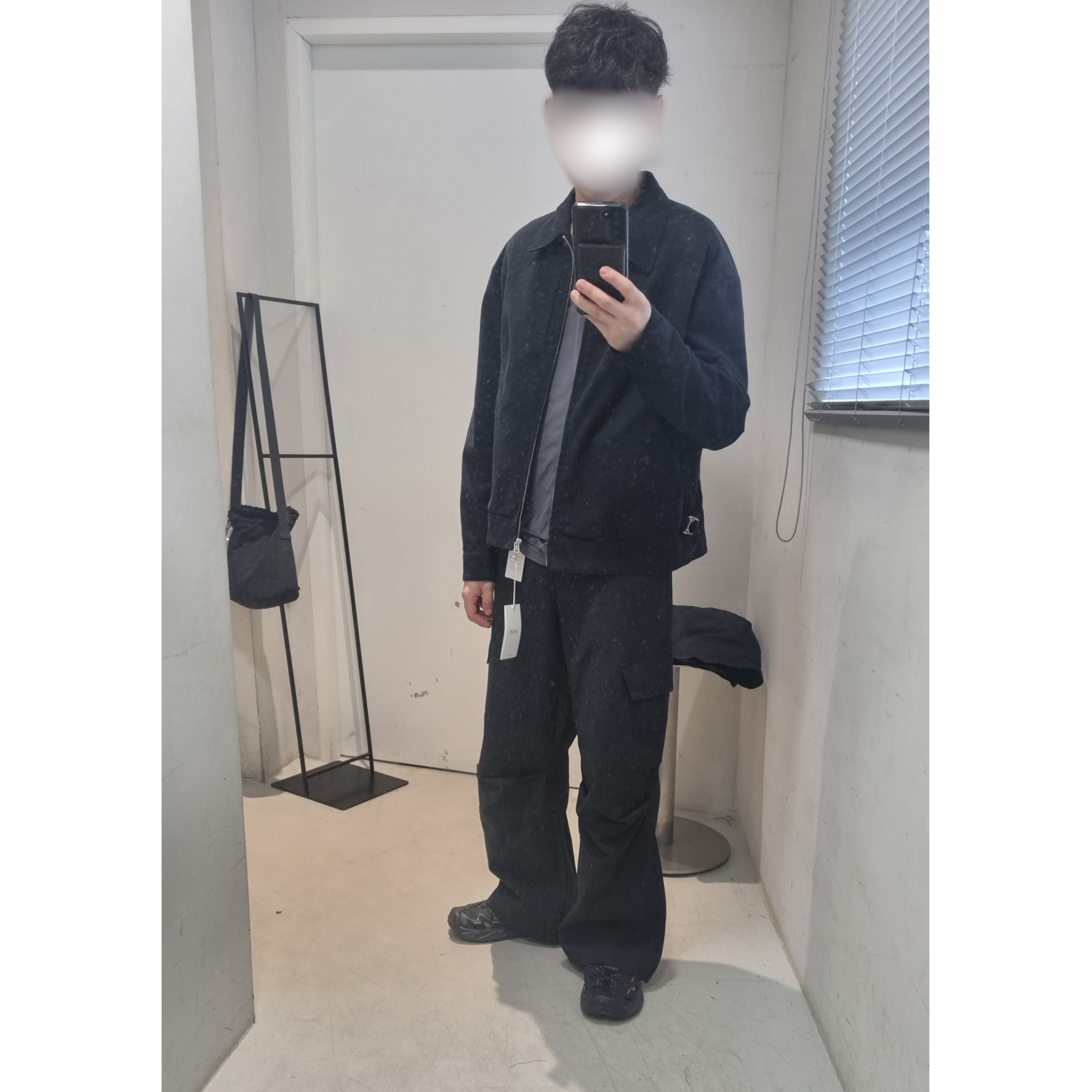 Hoka Hopara Black Castle Rock, Uniqlo C Mini Shoulder Bag Black 착용 스타일 - 2