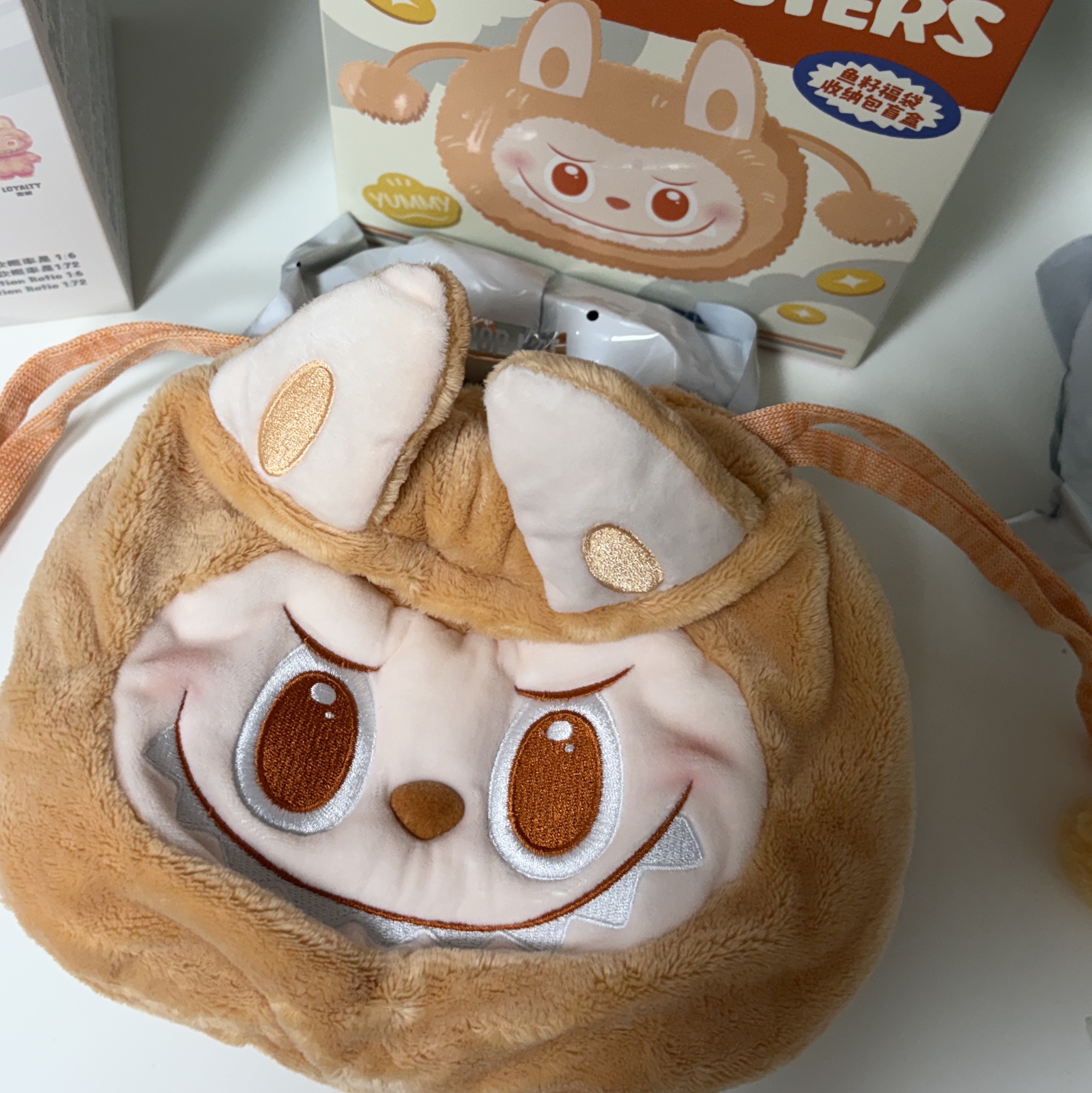Pop Mart Labubu Pouch Orange - Seongsu Labubu Wacky Mart Pop-Up Store Exclusive 착용 스타일 - 2