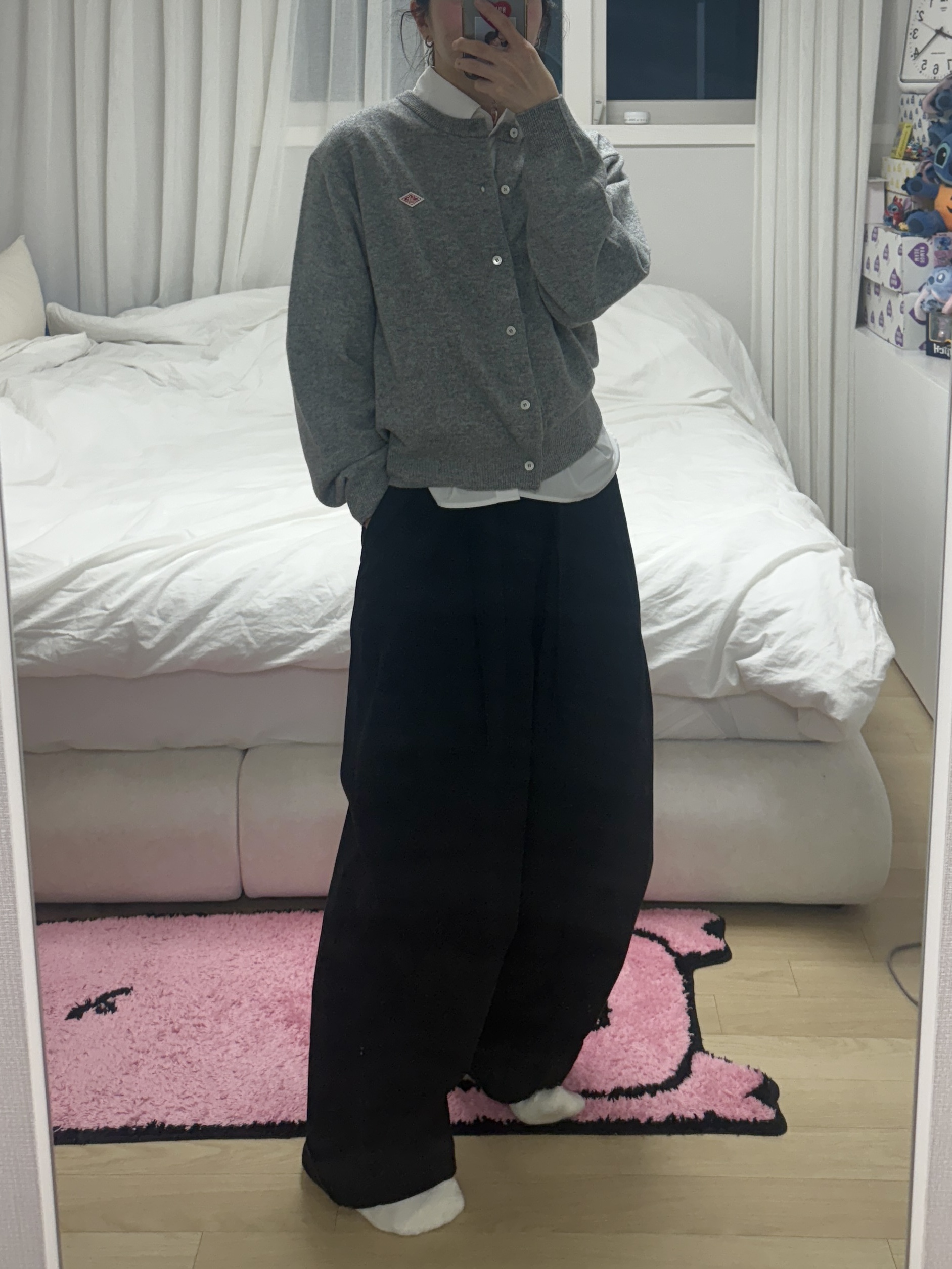 (W) Danton Lambswool Crewneck Cardigan Light Grey, Needles H.D Military Pants Black 착용 스타일 - 1