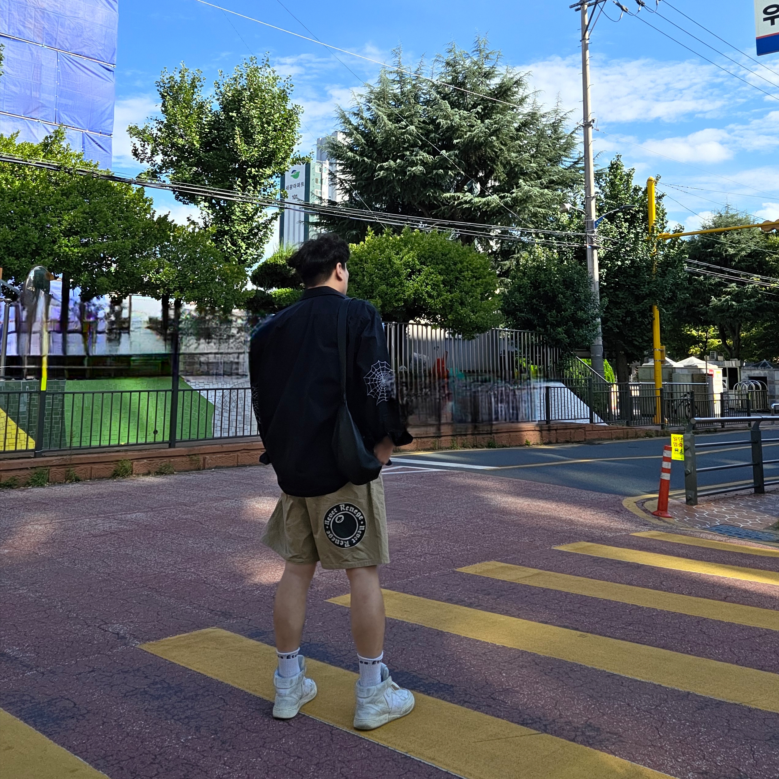 Stussy x Denim Tears Gym Shorts Khaki 착용 스타일 - 2