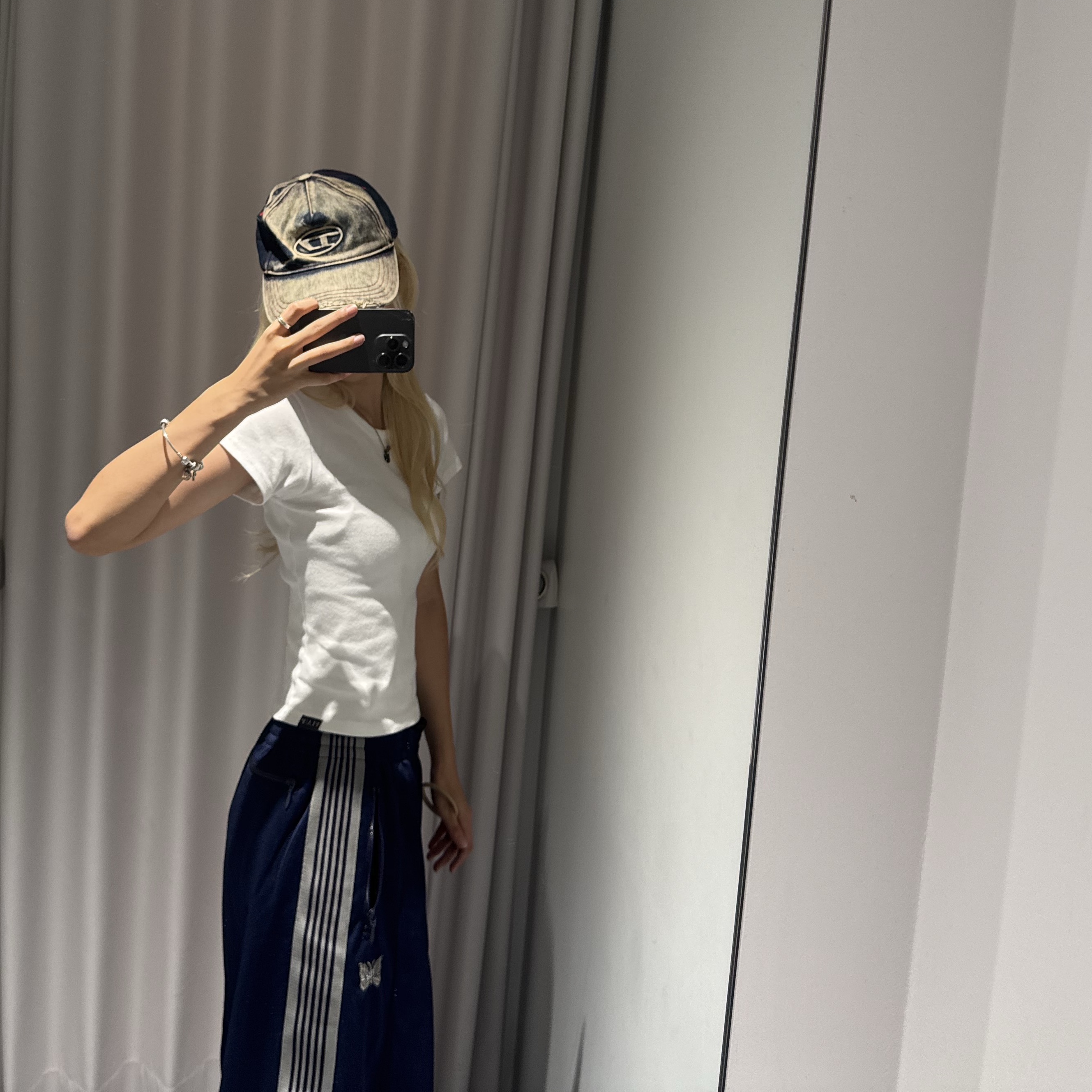 Diesel C-Seymon Treated Denim Baseball Cap Blue White, Needles x B'2nd H.D. Track Pants Poly Smooth Navy 착용 스타일 - 3