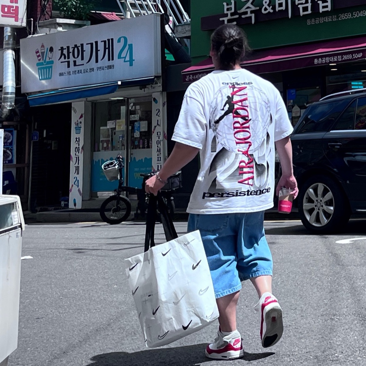 Jordan Seoul T-Shirt White Varsity Red (IB9106-100), Jordan 3 Retro Tinker White University Red 착용 스타일 - 1