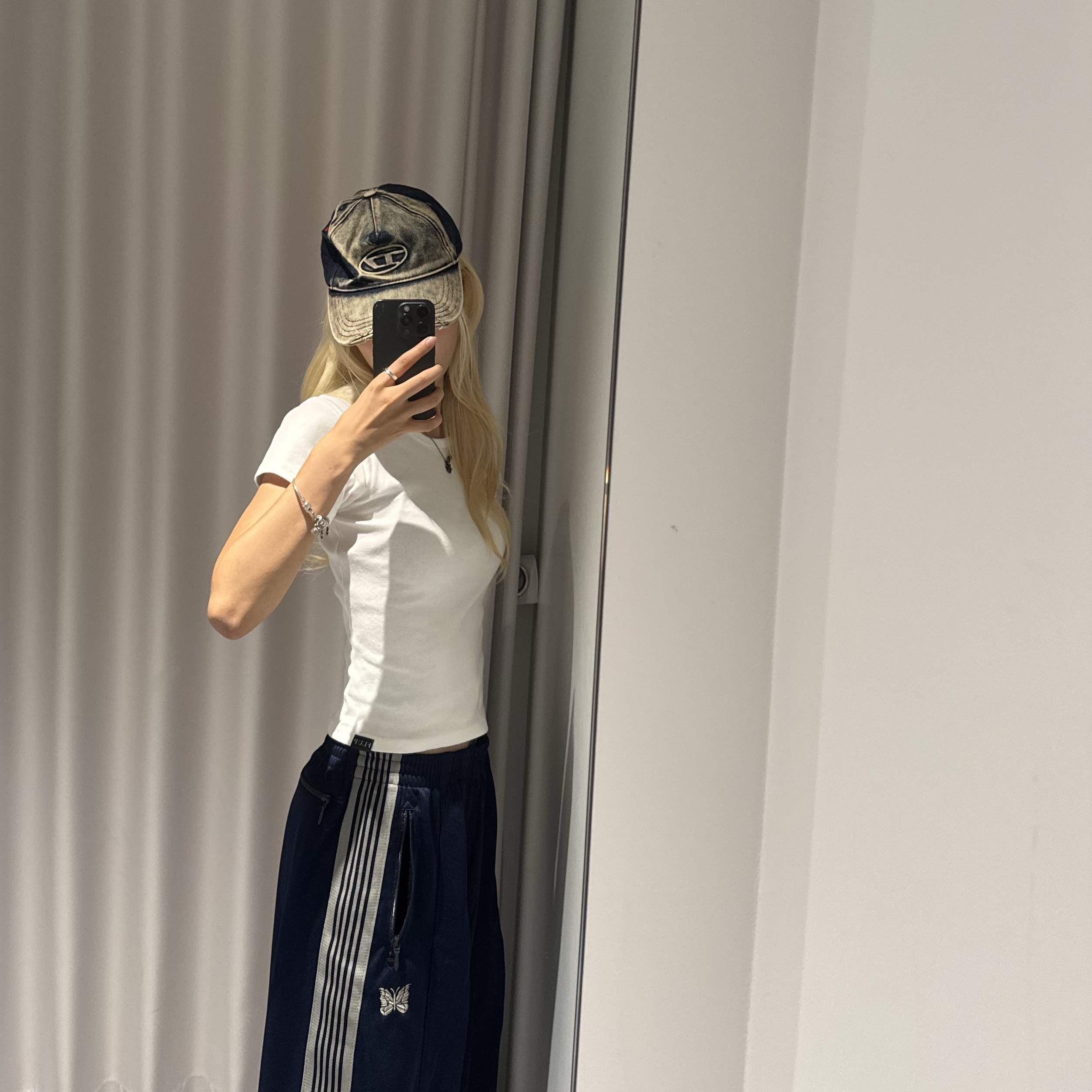 Diesel C-Seymon Treated Denim Baseball Cap Blue White, Needles x B'2nd H.D. Track Pants Poly Smooth Navy 착용 스타일 - 2