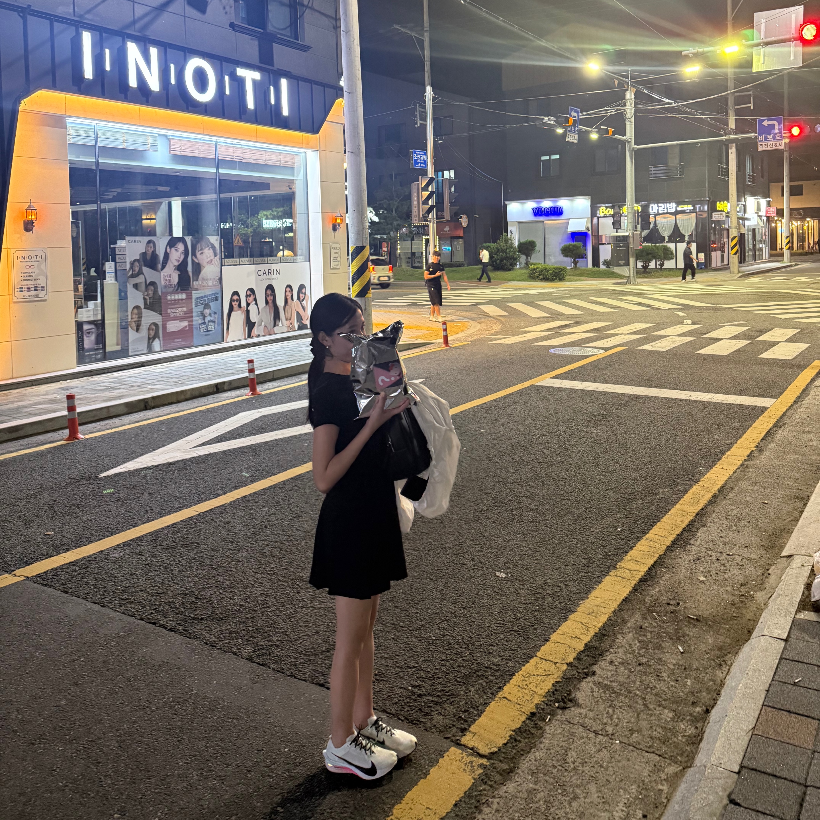 Nike ZoomX Vaporfly Next% 4 White Hyper Pink 착용 스타일 - 1