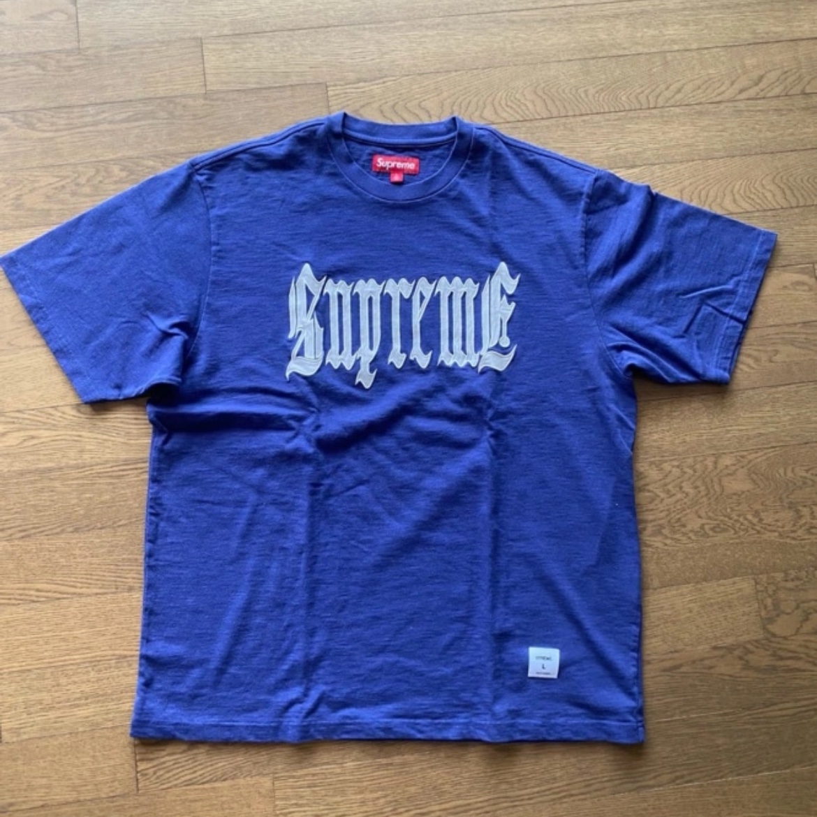 Supreme Old English S/S Top Washed Navy - 24SS 착용 스타일