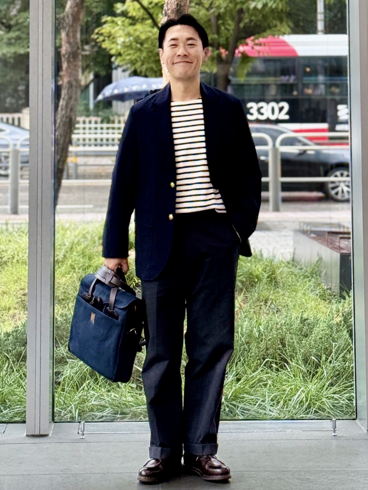 Filson Rugged Twill Original Briefcase Navy, Paraboot Chambord Tex Lisse Cafe 착용 스타일 - 1