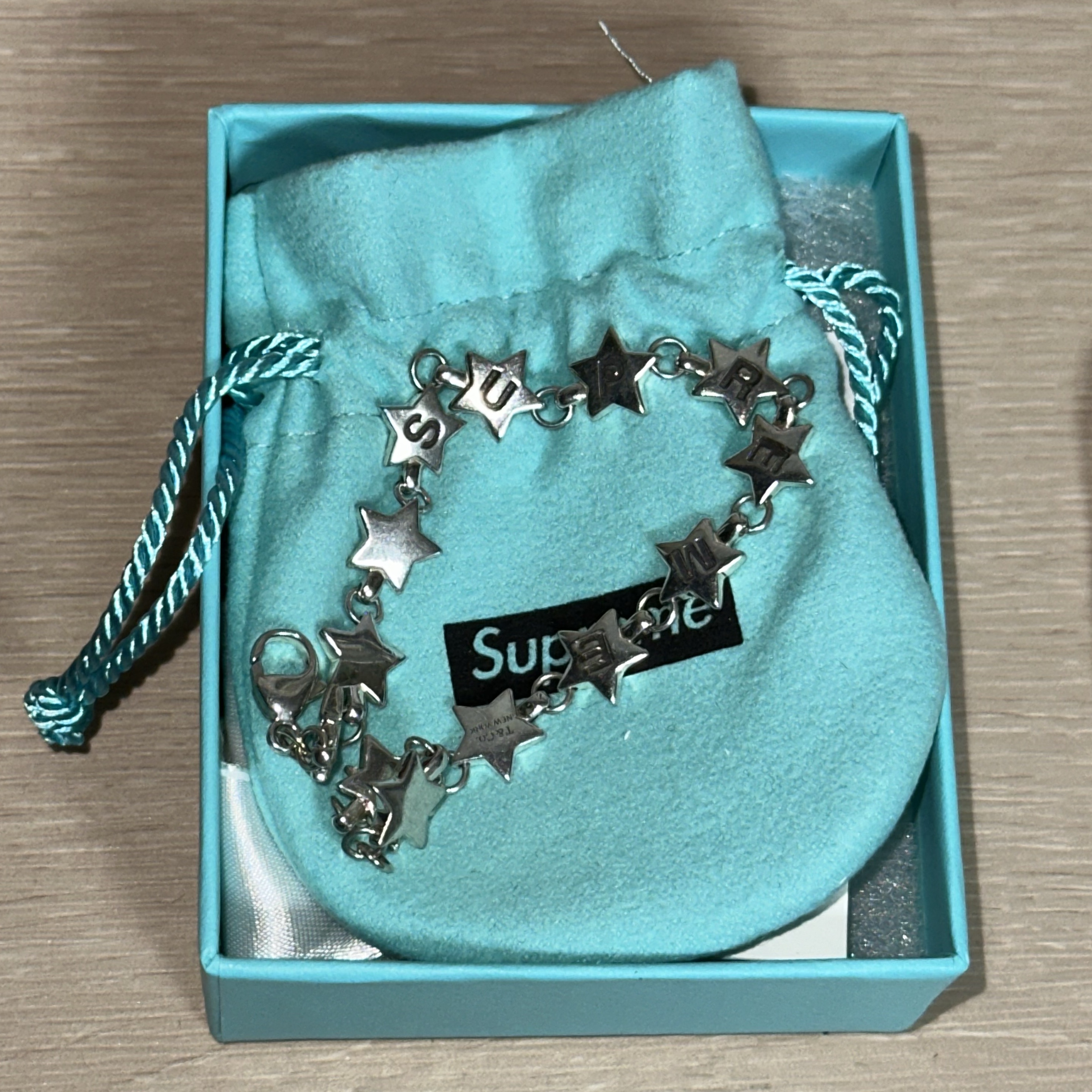 Supreme x Tiffany & Co. Star Bracelet - 21FW 착용 스타일