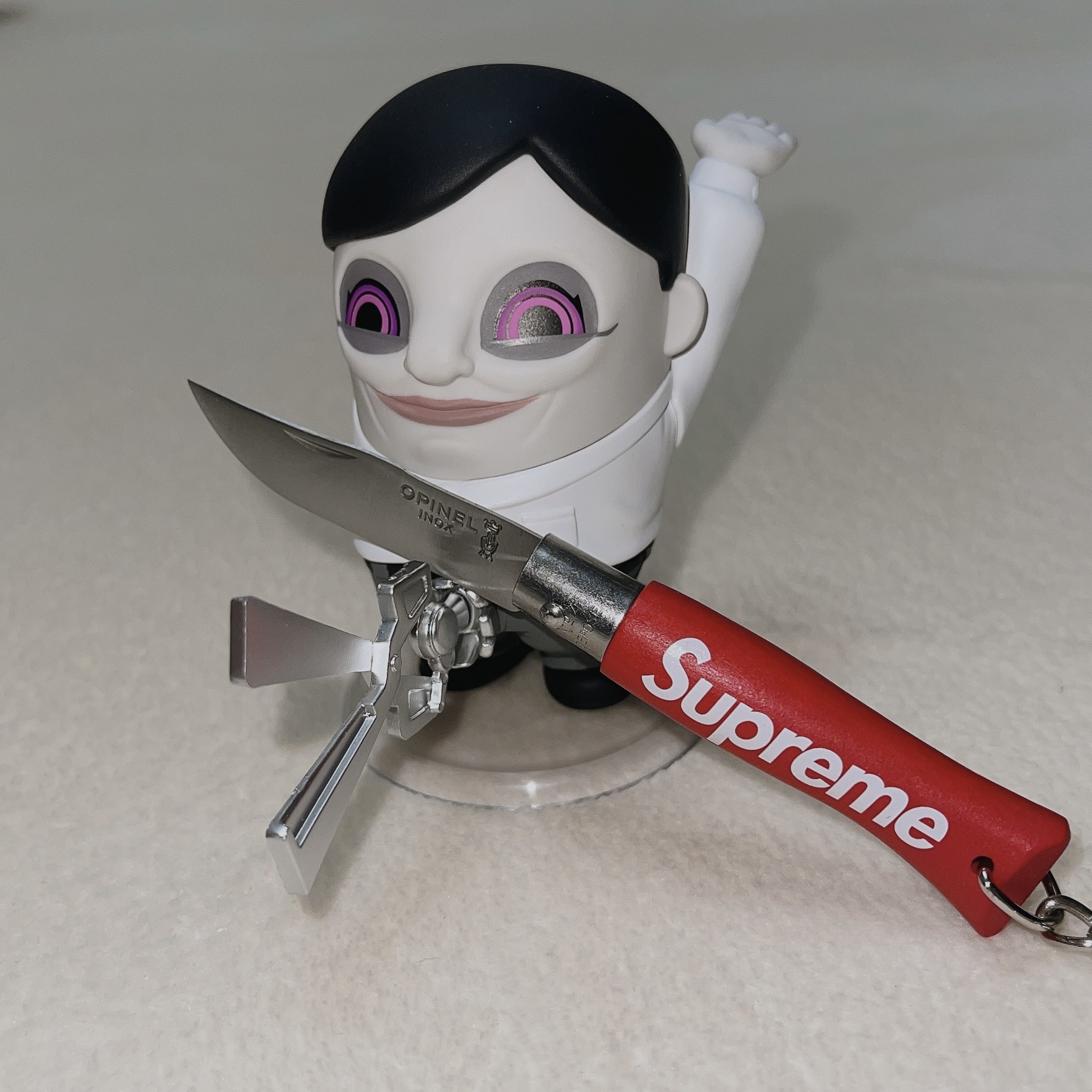 Supreme x Opinel No. 4 Knife Keychain Red - 25FW 착용 스타일