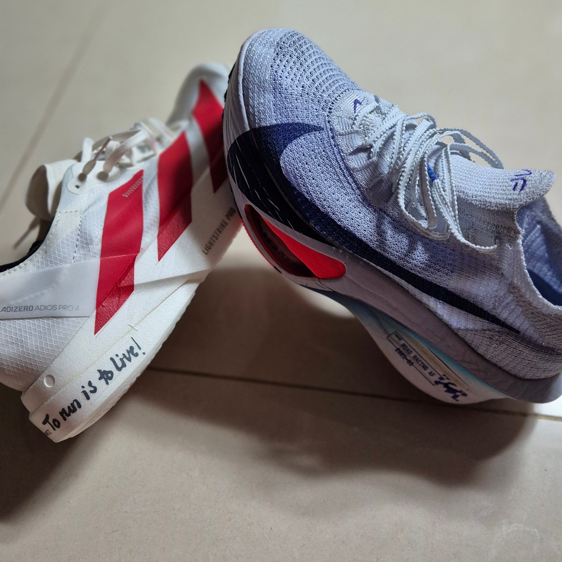 Adidas Adizero Adios Pro 4 Off White Better Scarlet 착용 스타일 - 3