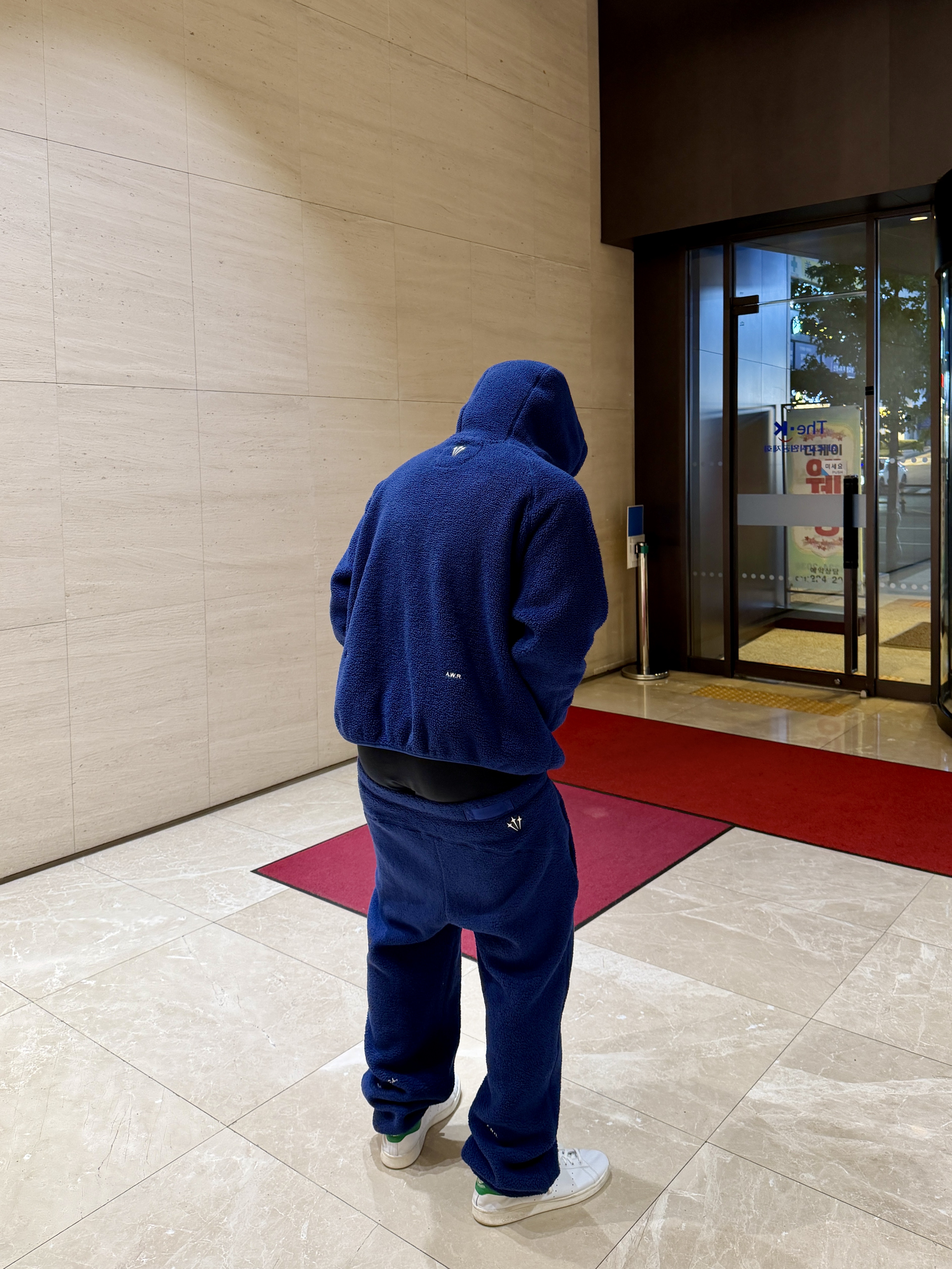 Nike x Drake Nocta Cardinal Stock Essential Hoodie Navy - Asia, Nike x Drake Nocta Cardinal Stock Essential Fleece Pants Navy - Asia 착용 스타일 - 6