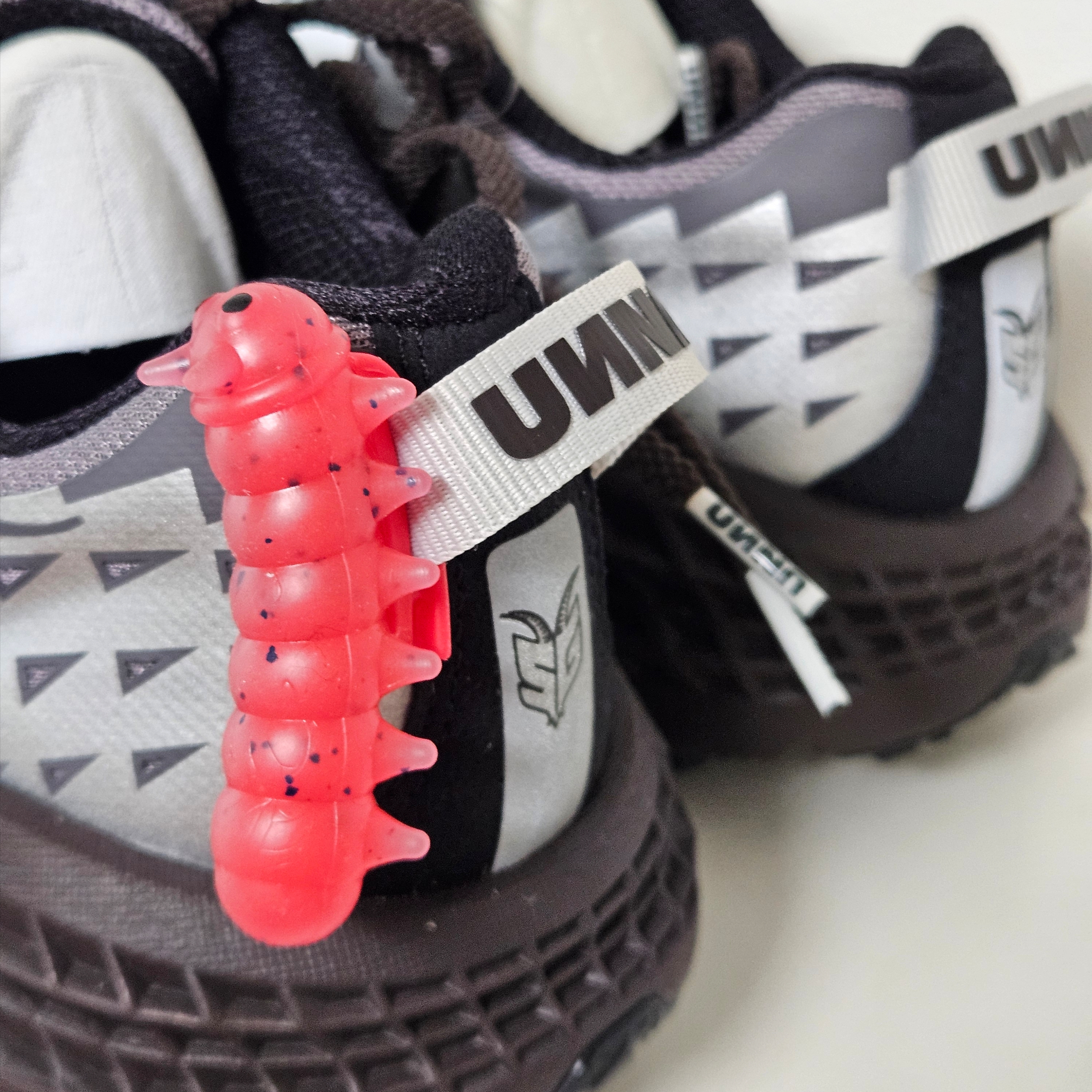 Hoka x Unna Speedgoat 2 Astral Galaxy 착용 스타일 - 3