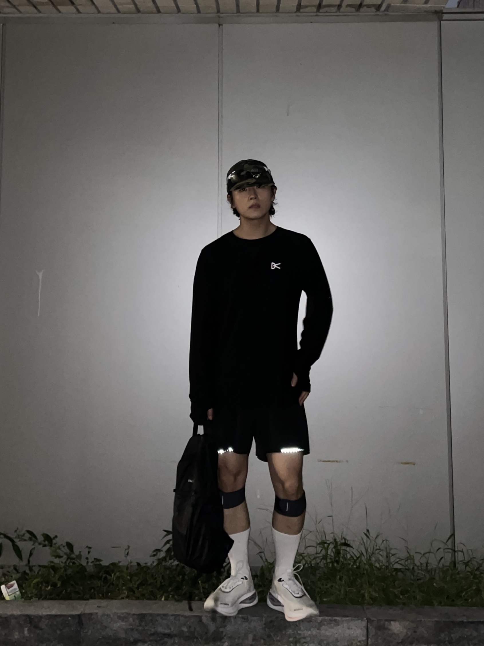 Oakley EVZero Path Matte White Frame Clear To Black Iridium Photochromic Lenses Low Bridge Fit, Montbell Pocketable Daypack 15 Black 착용 스타일