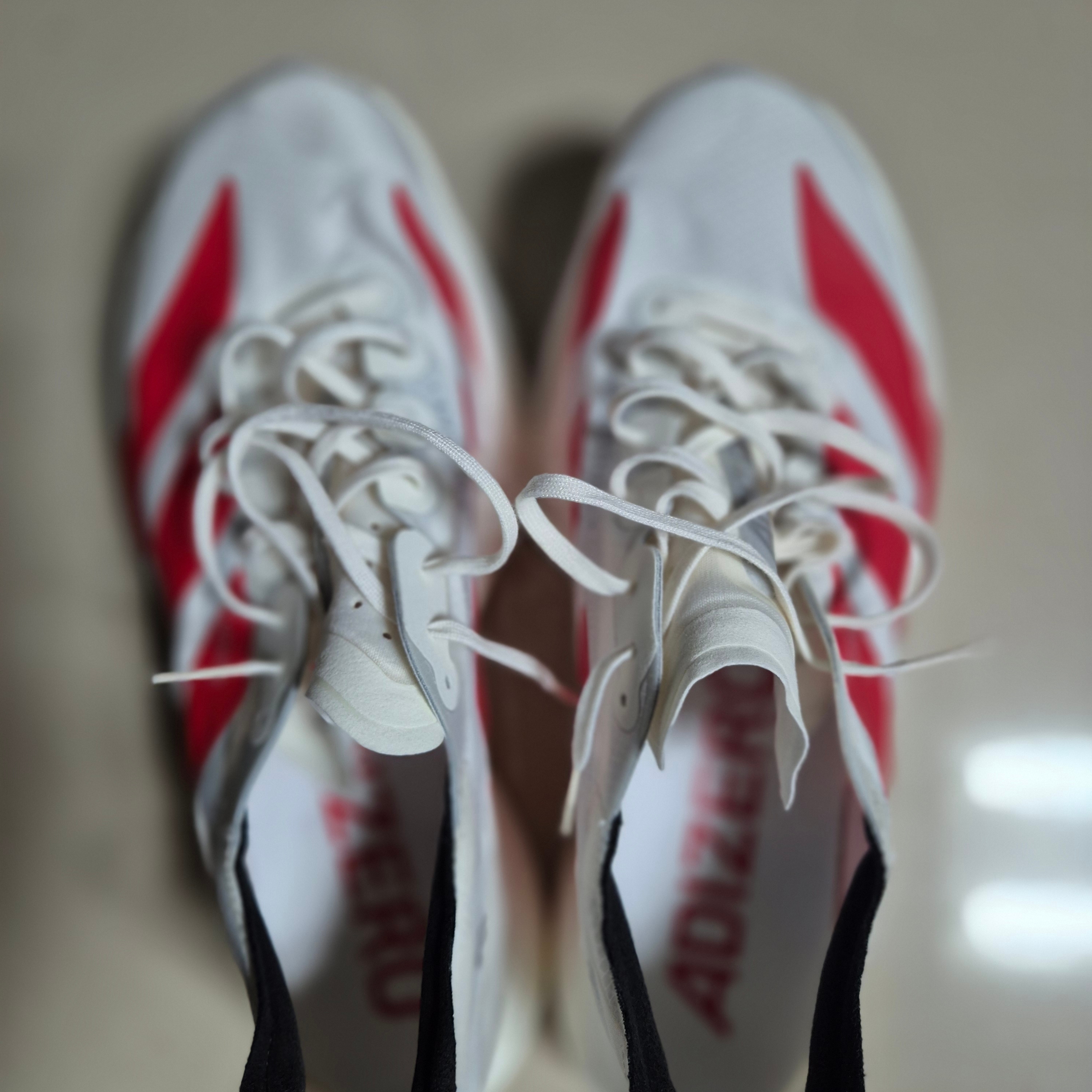 Adidas Adizero Adios Pro 4 Off White Better Scarlet 착용 스타일 - 1