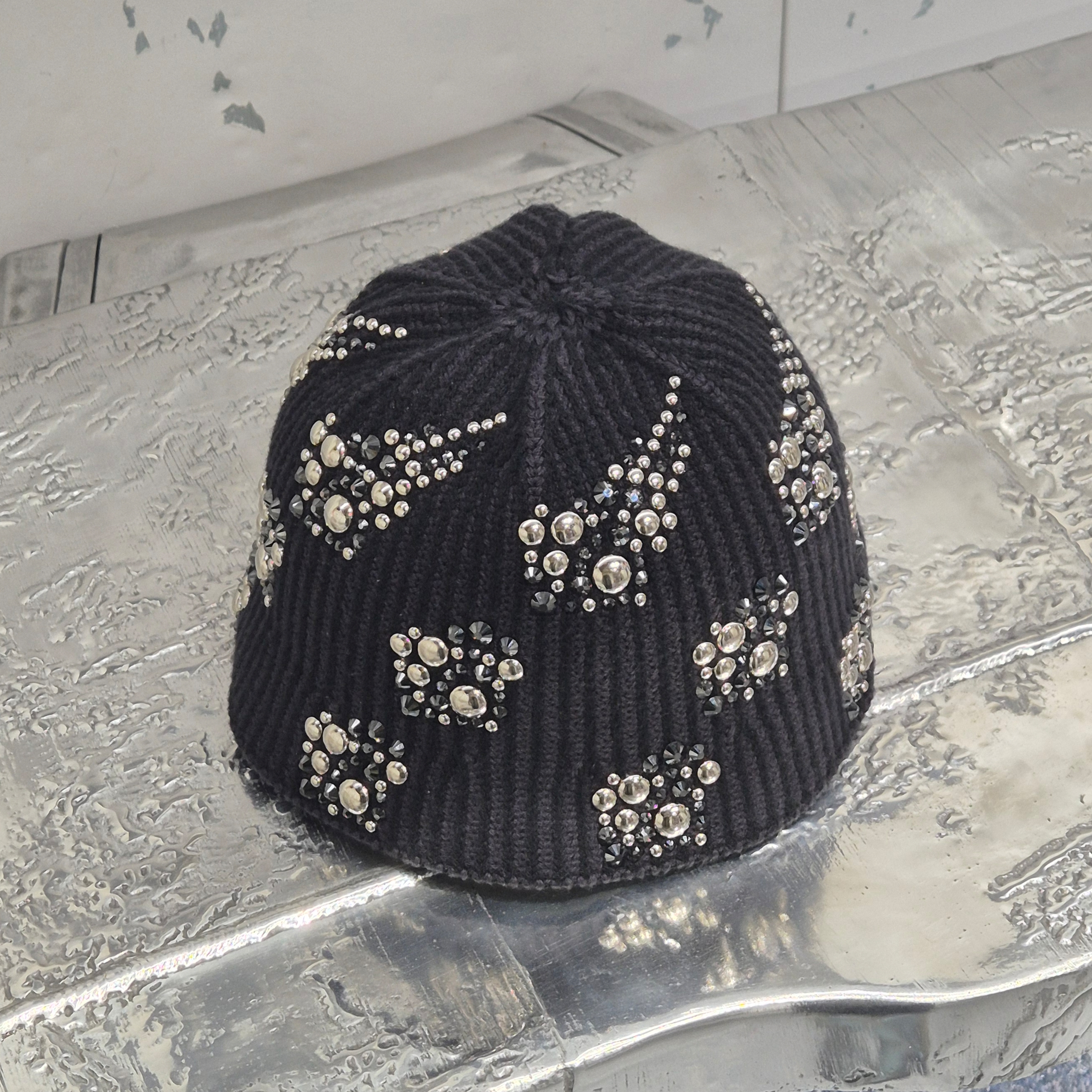 Atiissu Shine Beanie Grey 착용 스타일