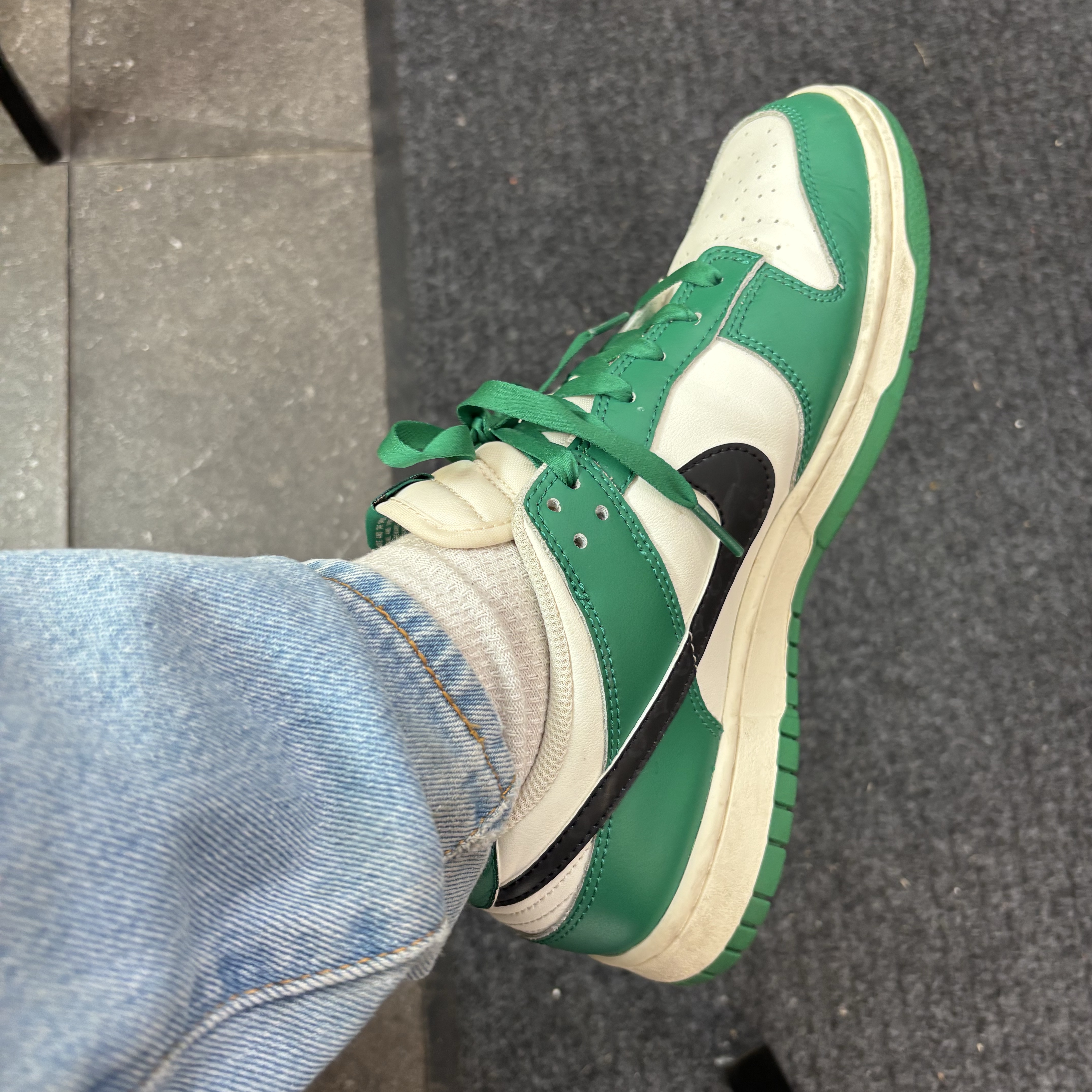 Nike Dunk Low Retro SE Jackpot Malachite 착용 스타일