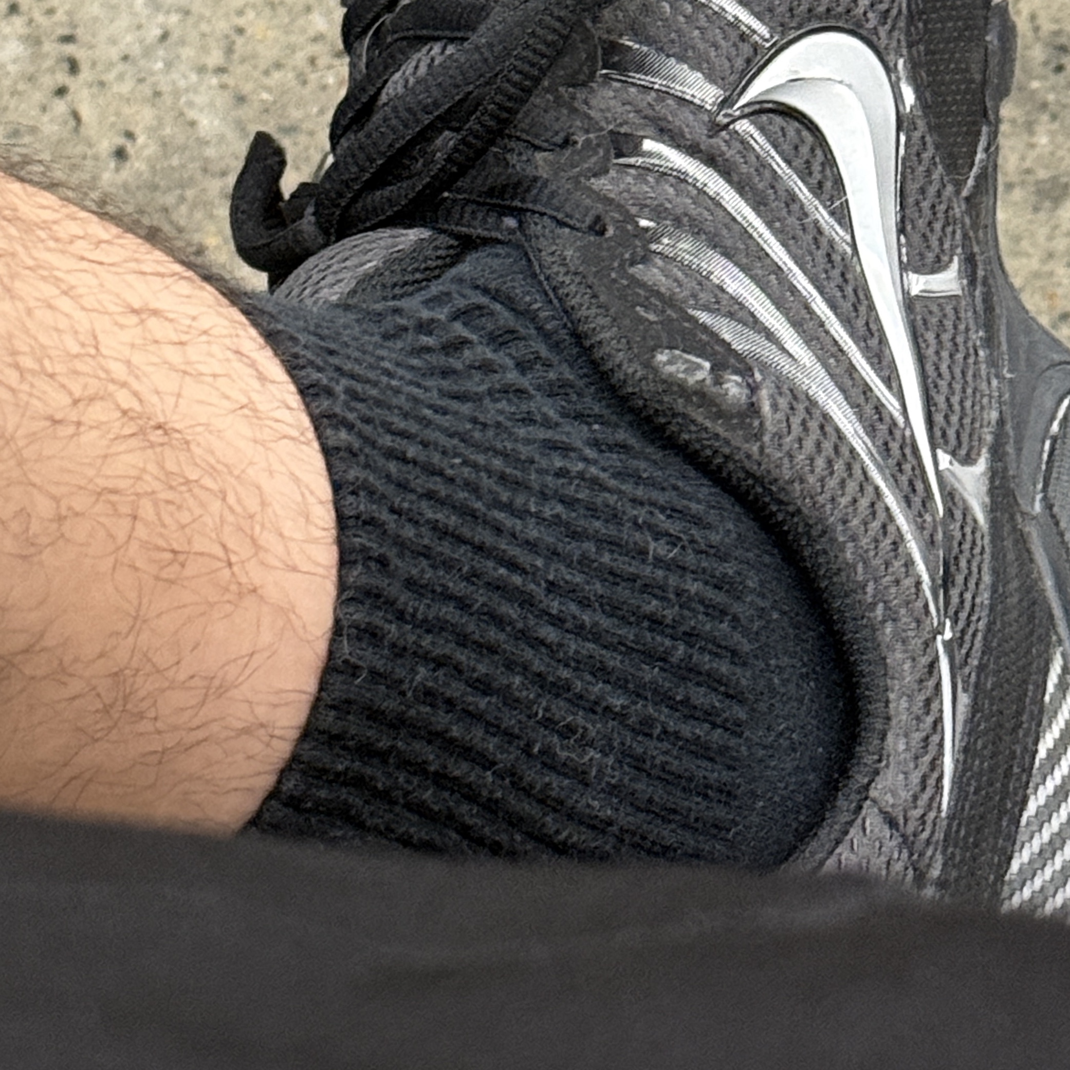 Nike Air Max Torch 4 Anthracite Metallic Silver 착용 스타일