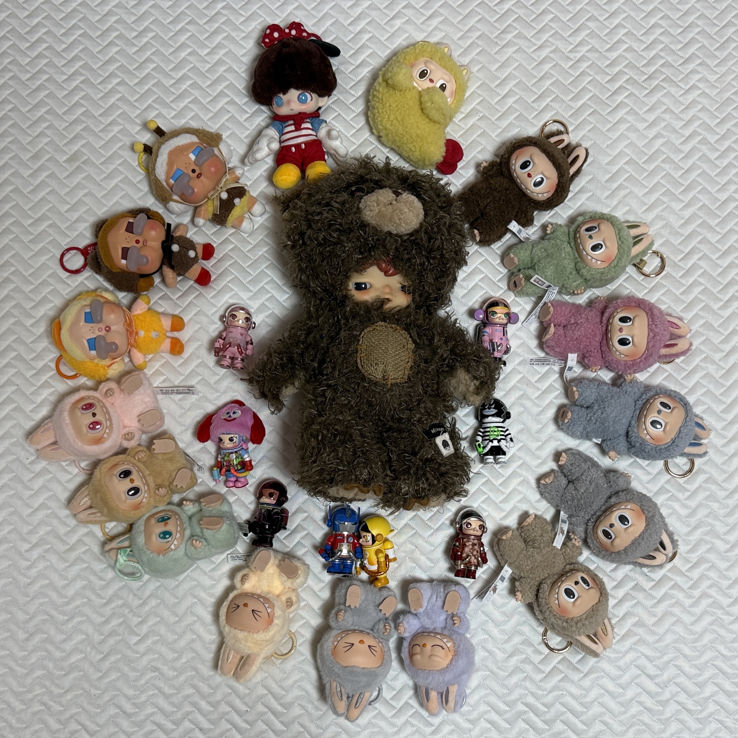 Pop Mart Hirono Bear Vinyl Plush Doll, Pop Mart Labubu The Monsters Wacky Mart Series Earphone Case 착용 스타일 - 6