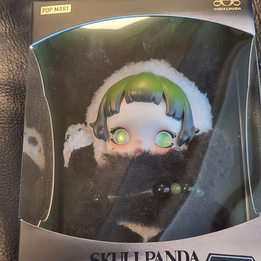 Pop Mart Skullpanda Lazy Panda Plush Doll Pendant 착용 스타일 - 1