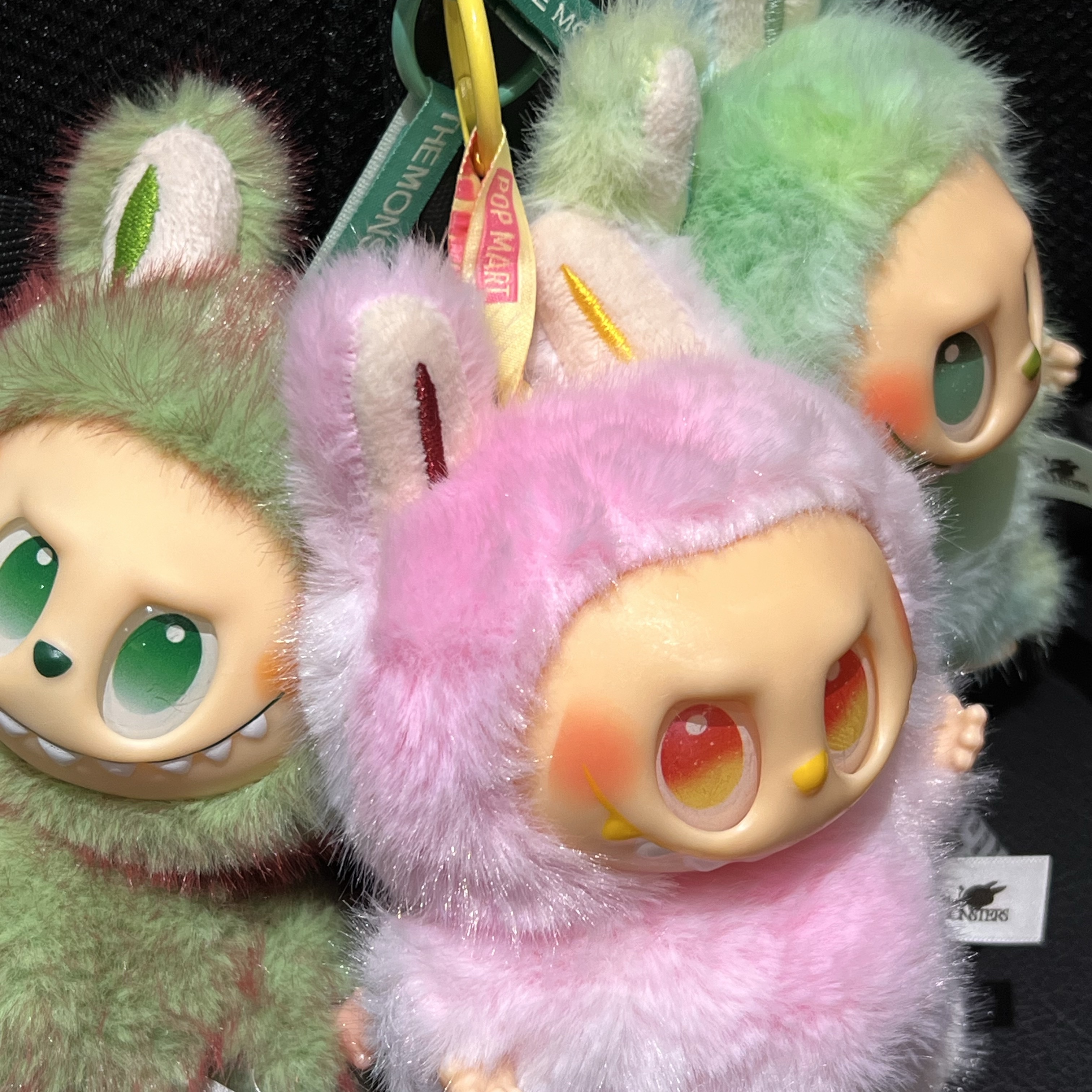 Pop Mart Labubu The Monsters Highlight Series Serenity Keyring (Opened Case) 착용 스타일