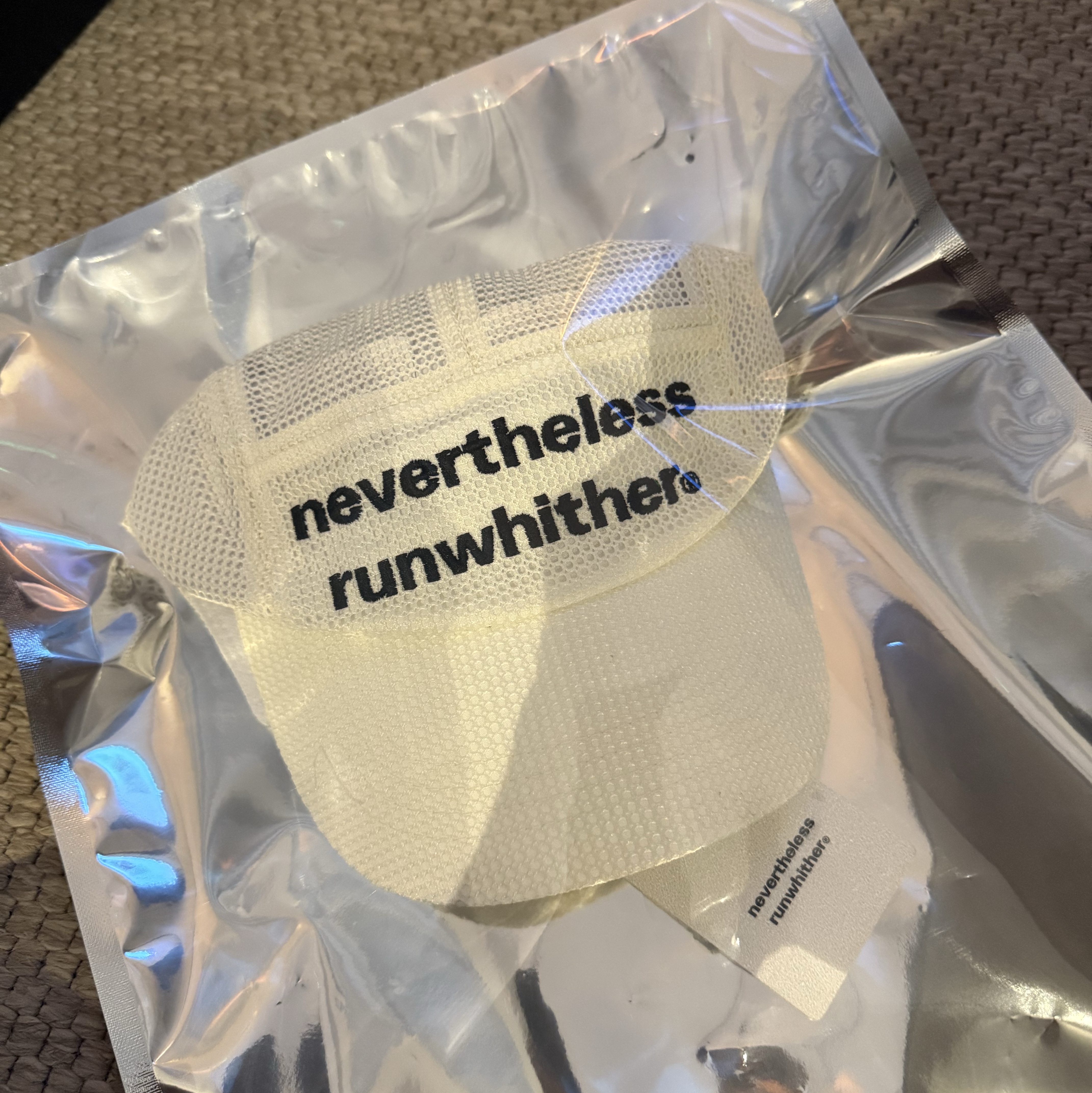 [KREAM 단독] runwhither Mesh Cap Ivory 착용 스타일