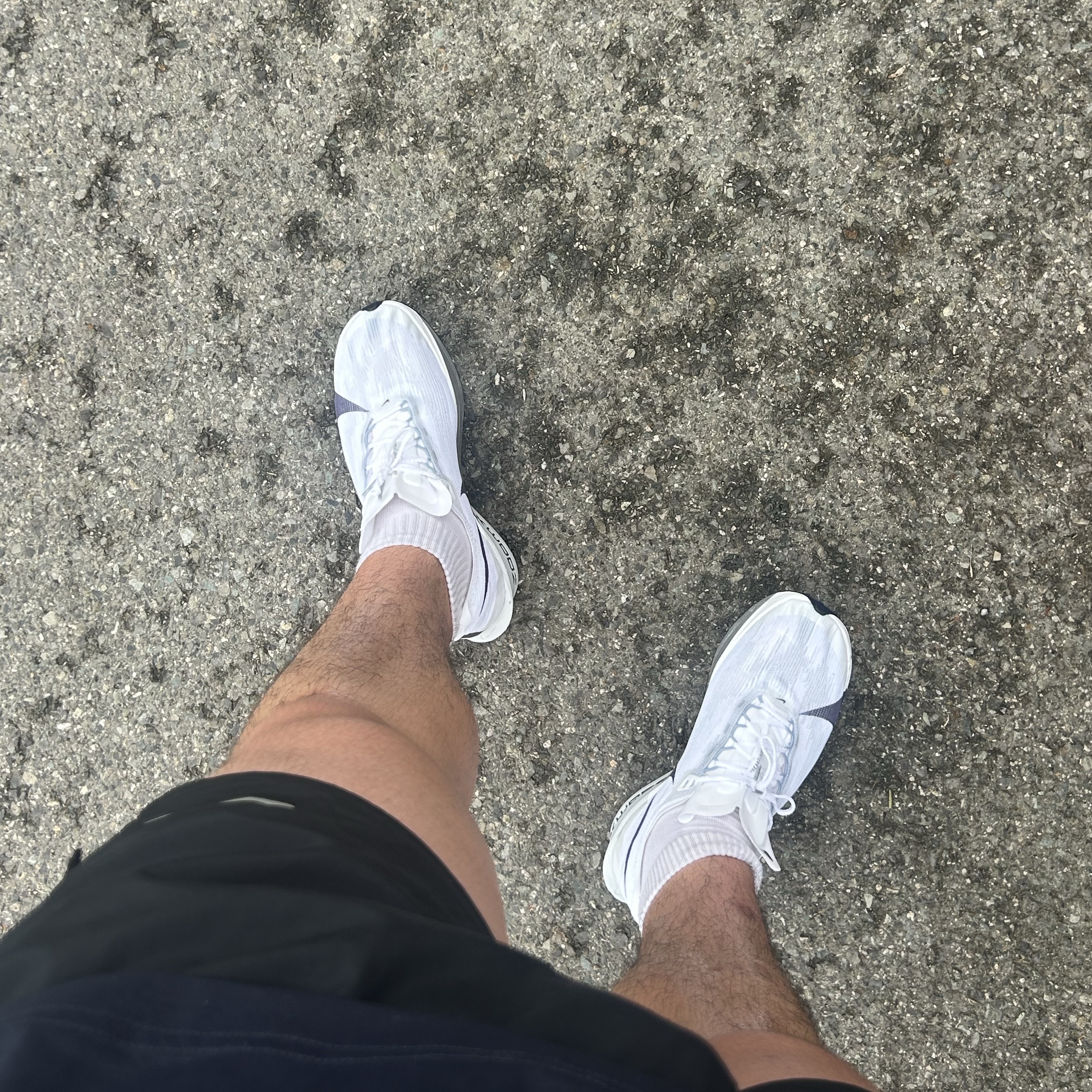 Nike ZoomX Streakfly 2 White Obsidian Mist 착용 스타일
