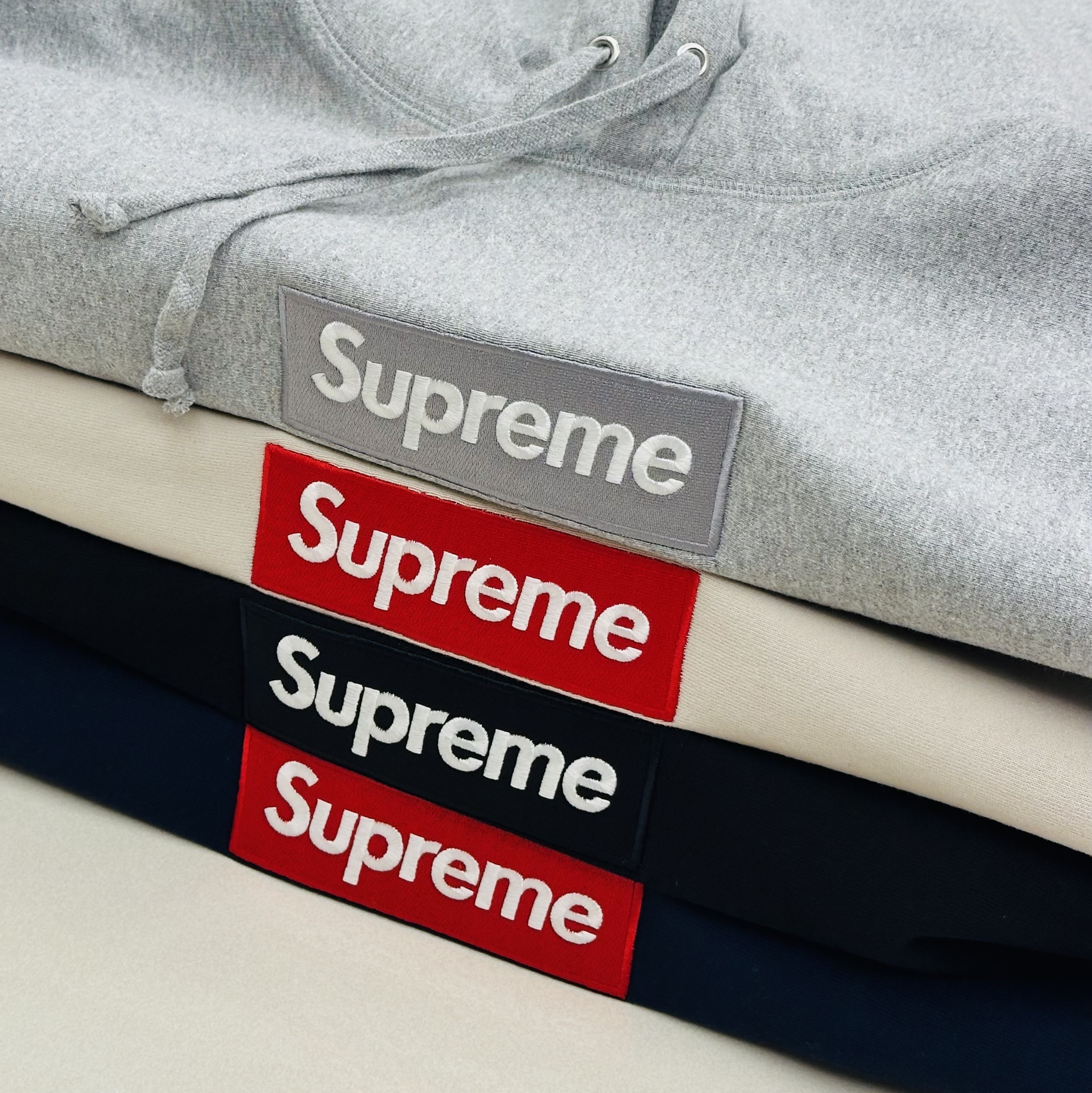 Supreme Box Logo Hooded Sweatshirt Black - 24FW, Supreme Box Logo Hooded Sweatshirt Navy - 24FW 착용 스타일