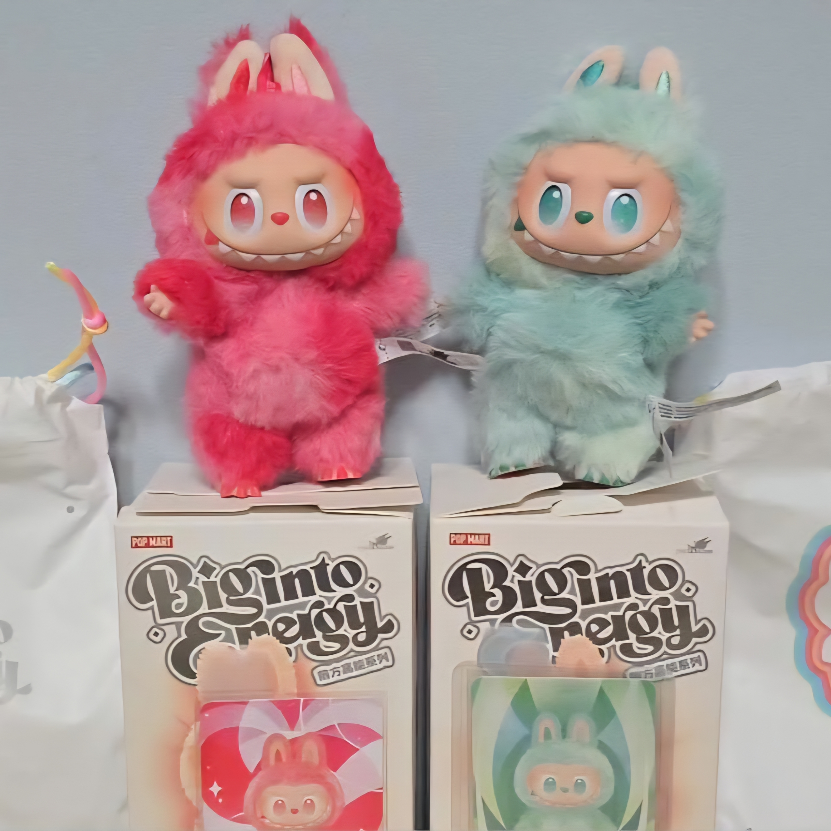 Pop Mart Labubu The Monsters Highlight Series Love Keyring (Opened Case), Pop Mart Labubu The Monsters Highlight Series Serenity Keyring (Opened Case) 착용 스타일