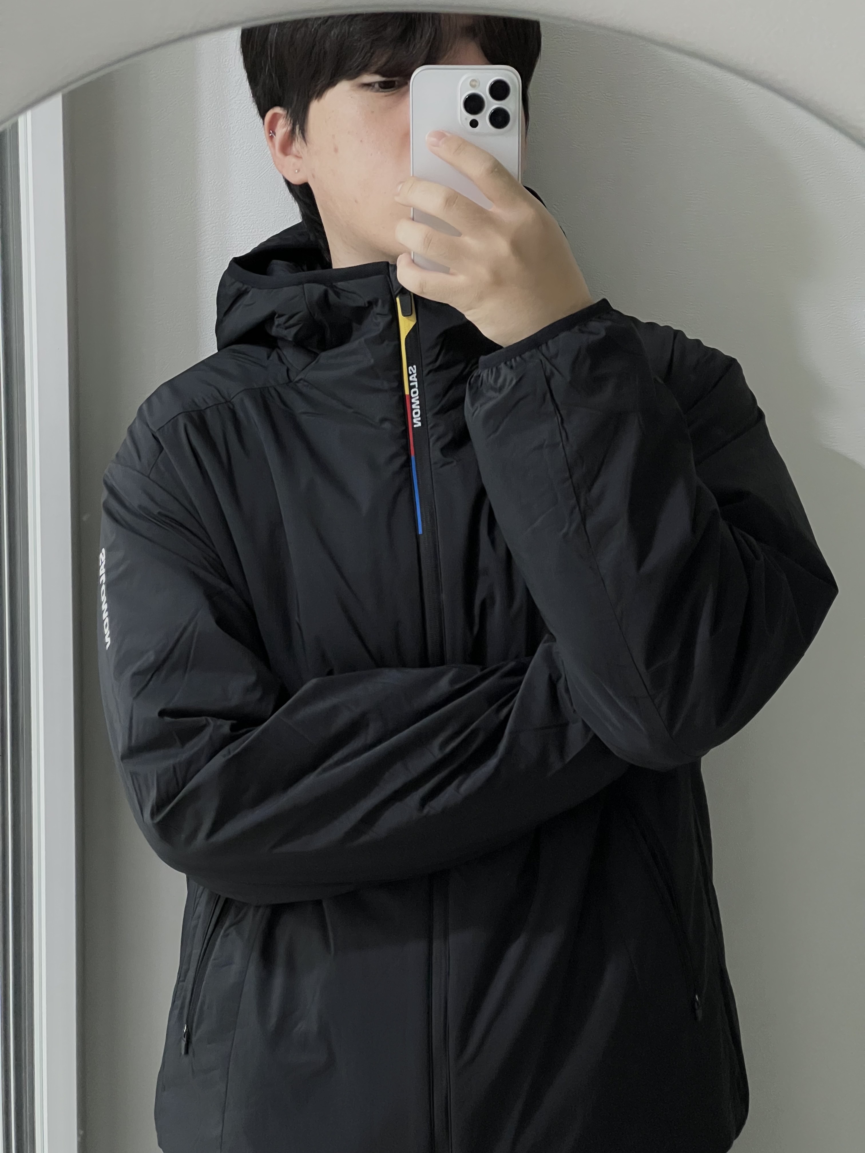 Salomon Modisay Padded Jacket Black, Montbell Pocketable Light Pack 20 Black 착용 스타일 - 1