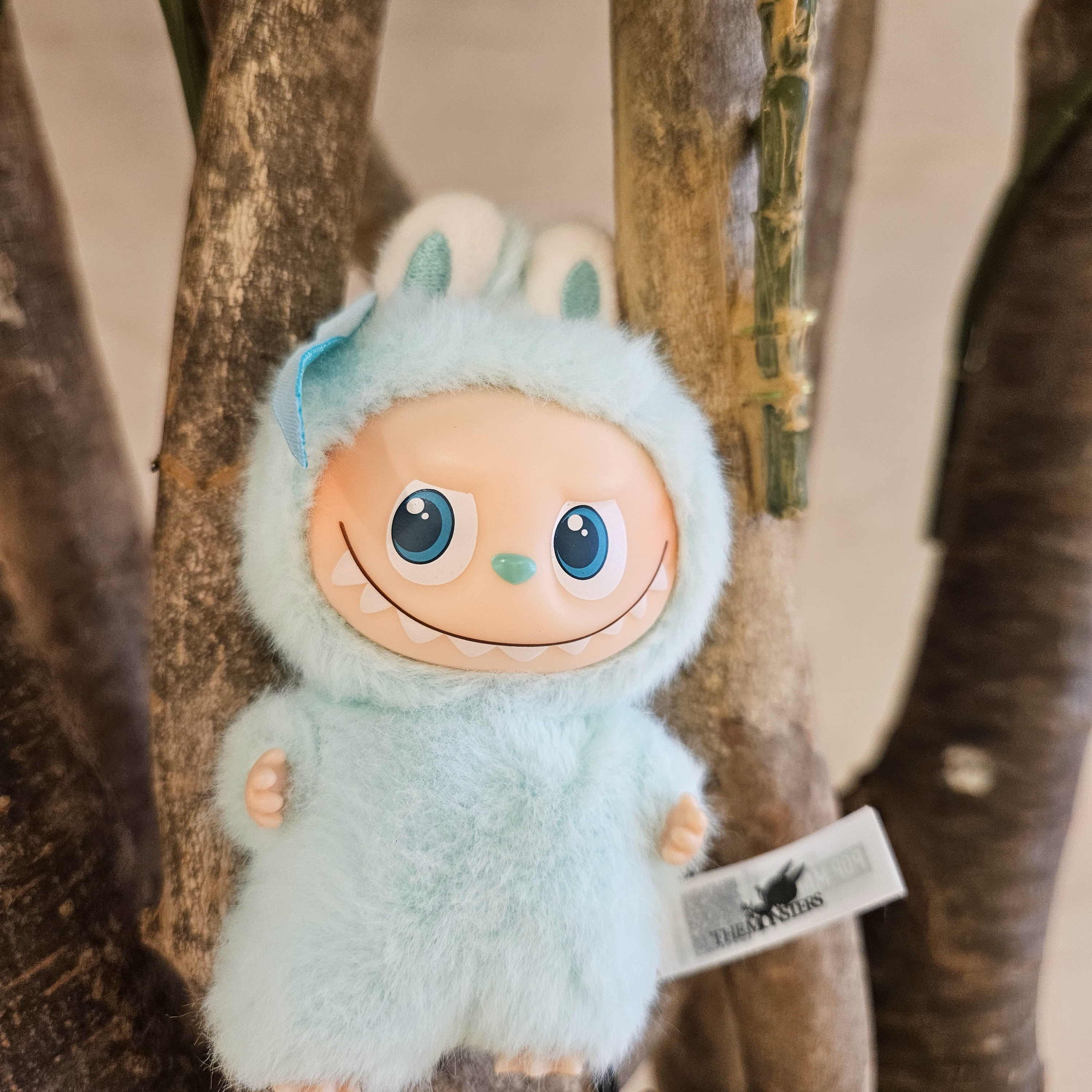 Pop Mart Labubu The Monsters Pin For Love Series Vinyl Plush Pendant (A-M) I (Opened Case) 착용 스타일 - 2