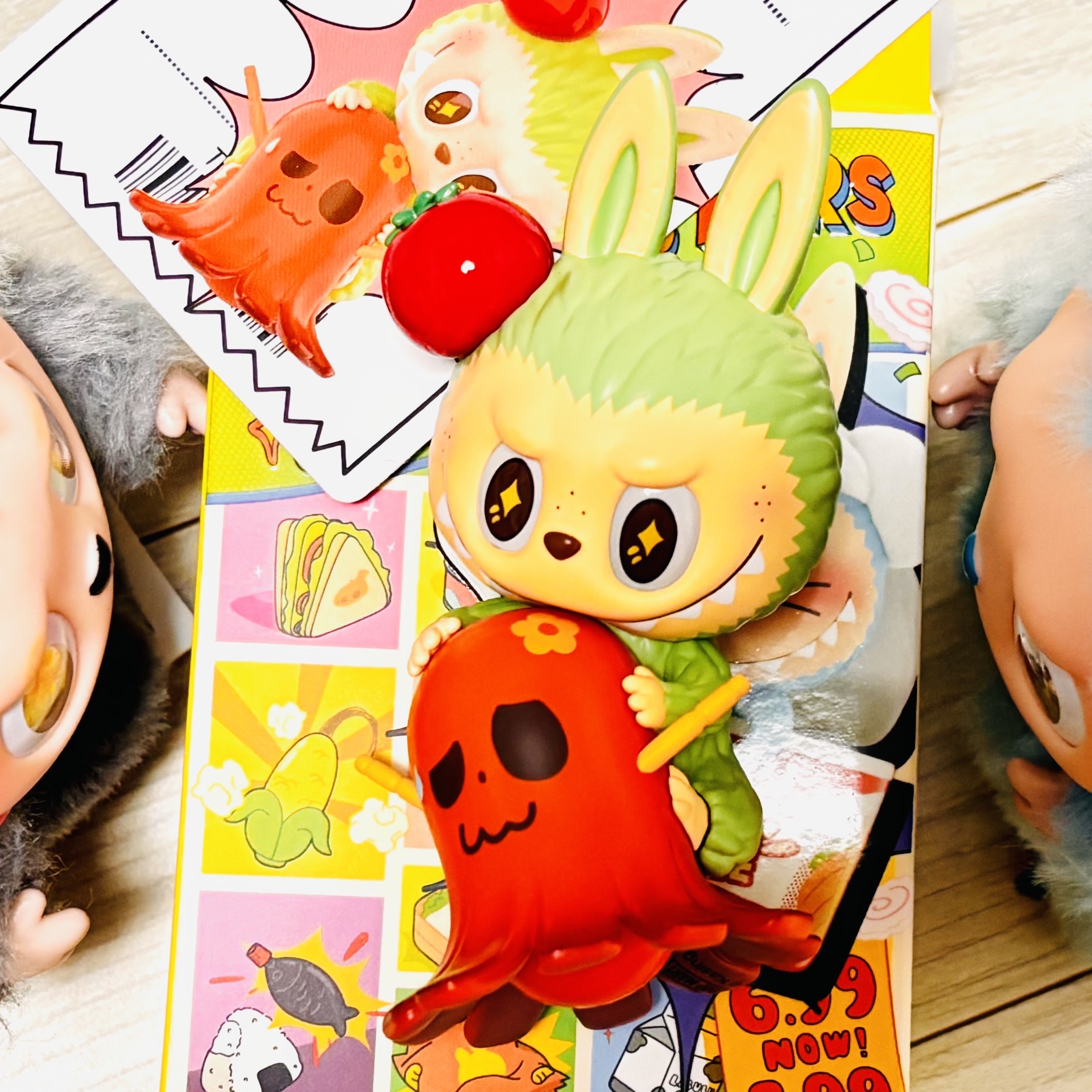 Pop Mart Labubu The Monsters Wacky Mart Series Figures Grilled Sausage (Opened Case) 착용 스타일