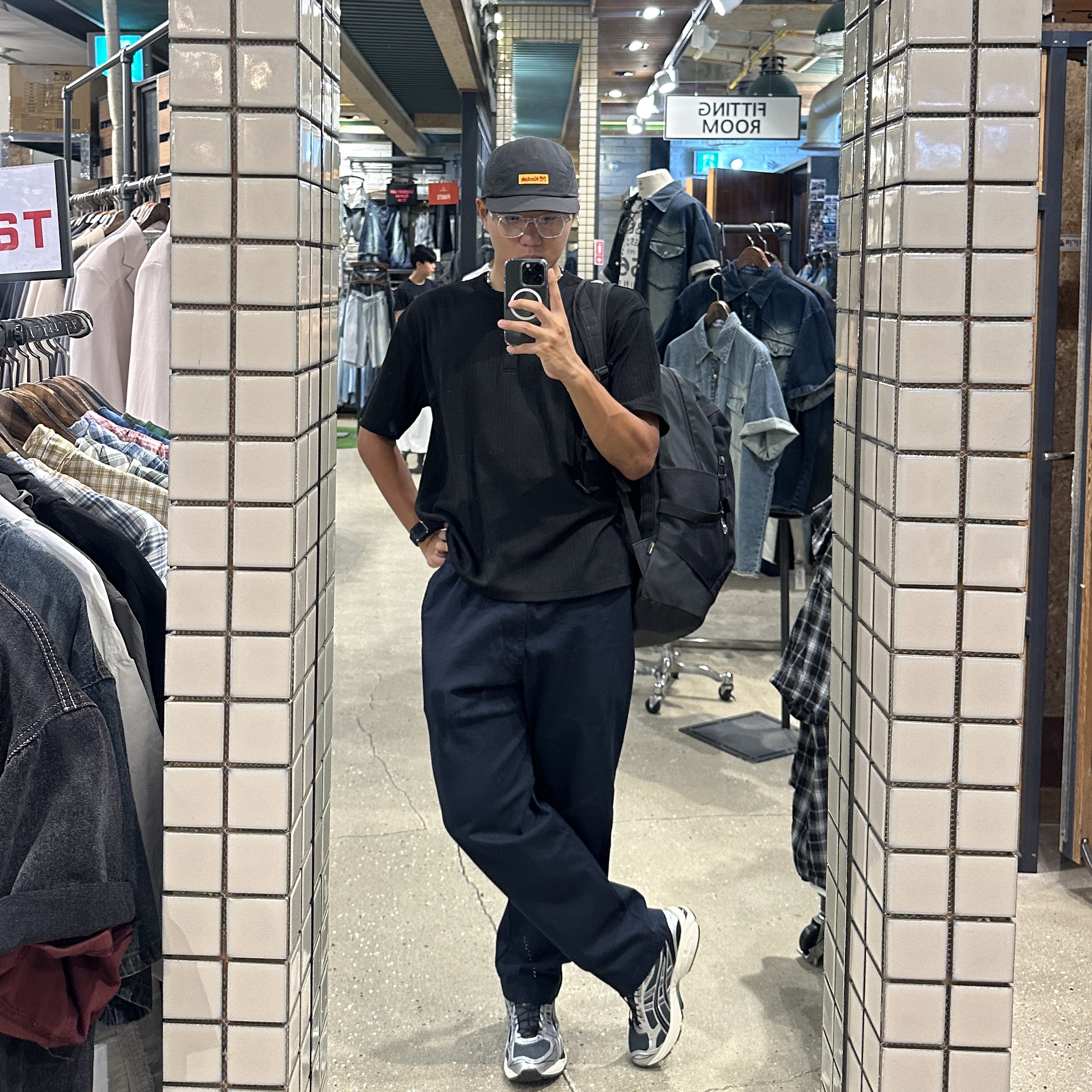 Asics Unlimited Gel-Kayano 14 Carrier Grey Black 착용 스타일
