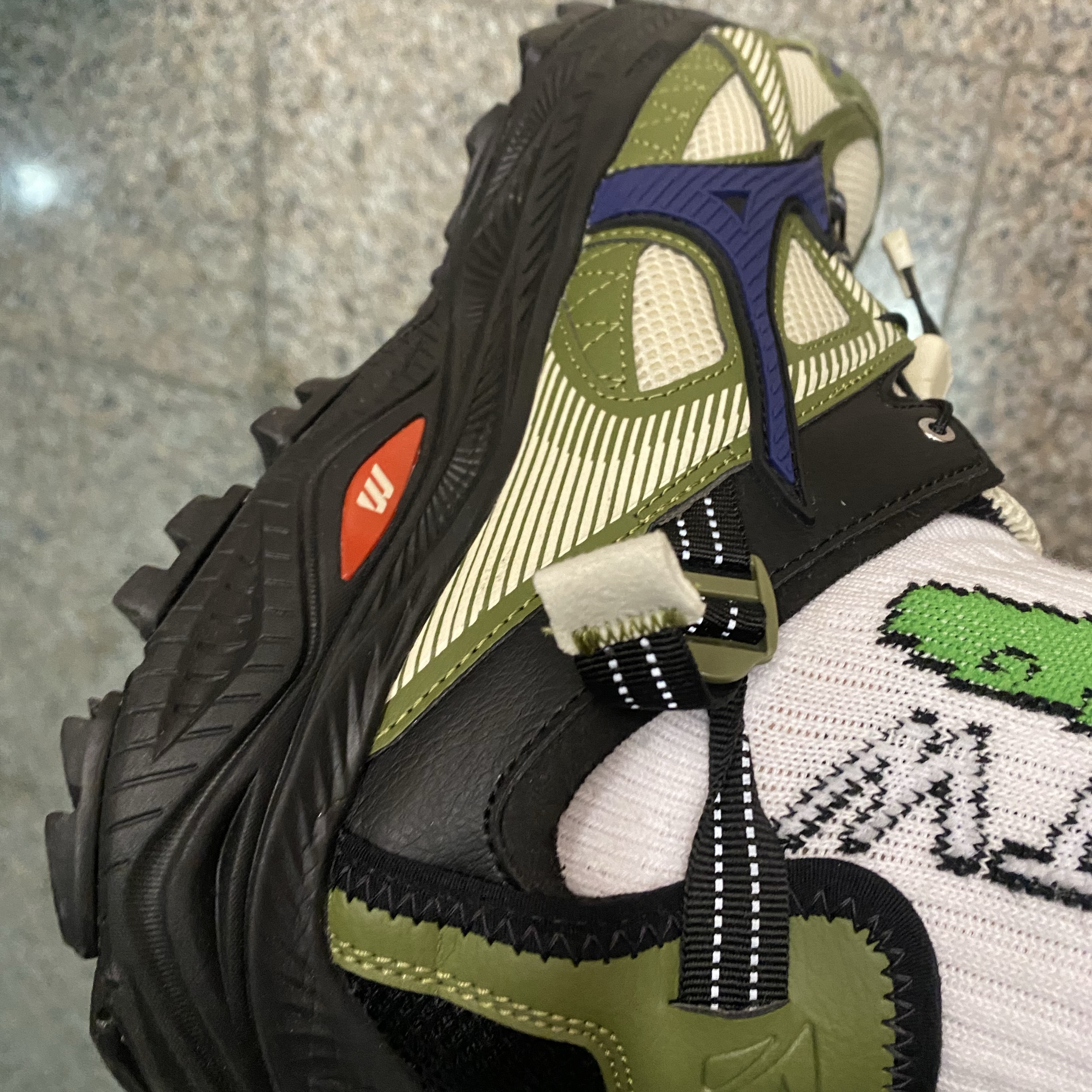 Mizuno Racer Trail SE Khaki 착용 스타일