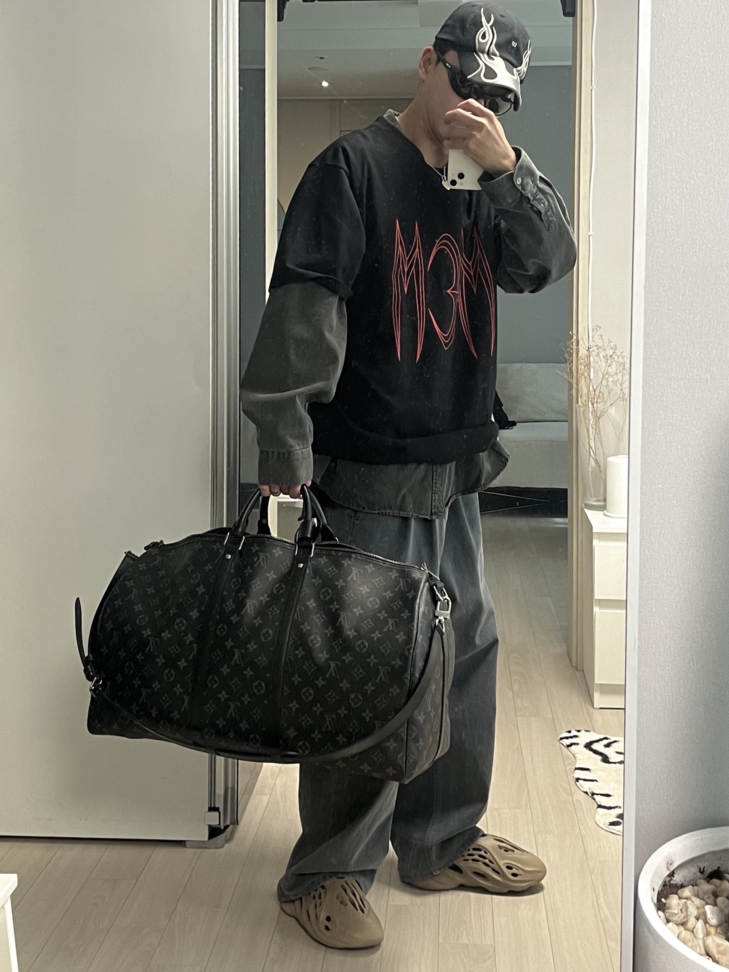 Yeezy Gap Engineered By Balenciaga Flame Cap Black, Oakley Eye Jacket Redux Matte Black Frame Prizm Grey Lenses High Bridge Fit 착용 스타일