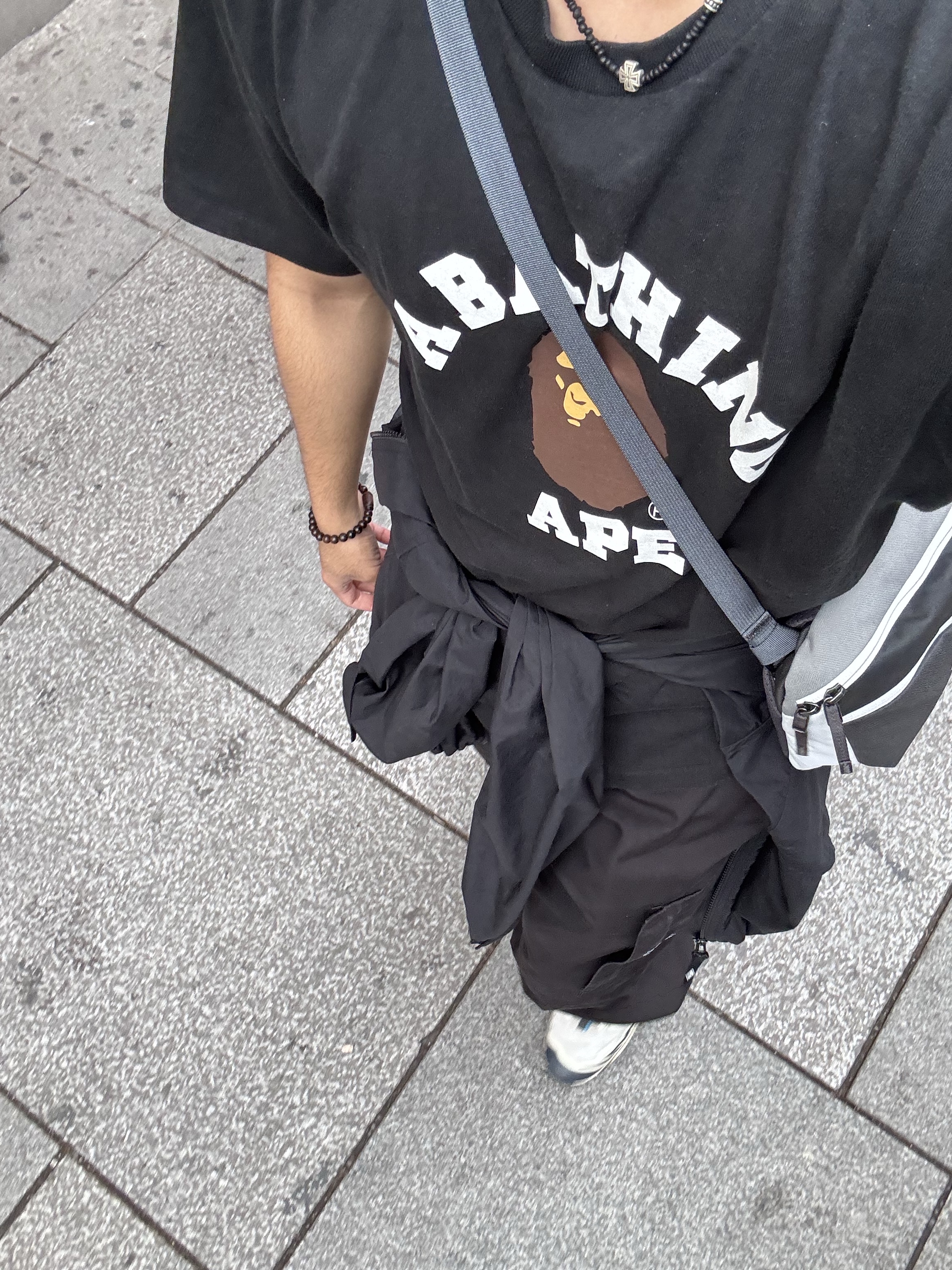 BAPE College T-Shirt Black 착용 스타일 - 3