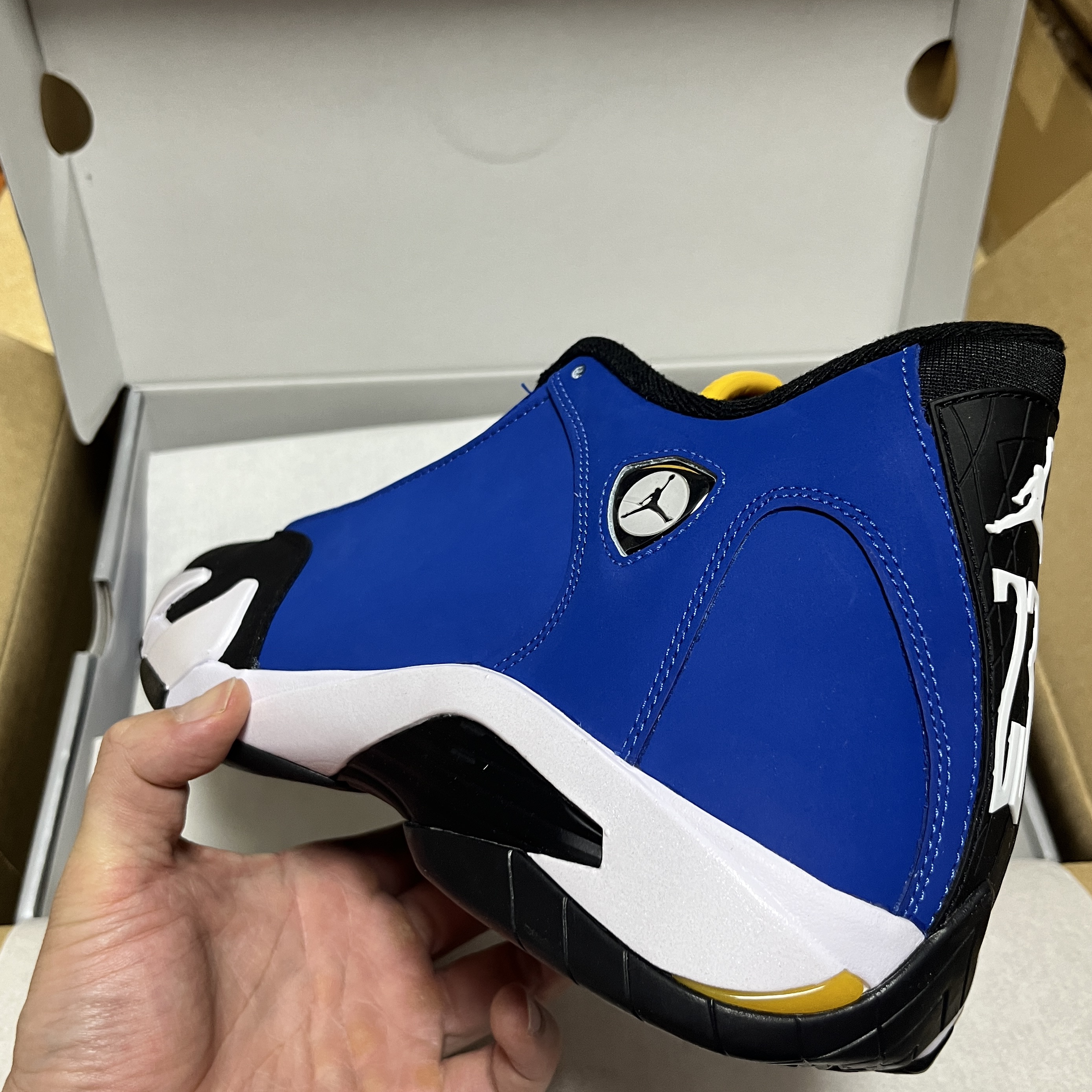 Jordan 14 Retro Laney 착용 스타일 - 2