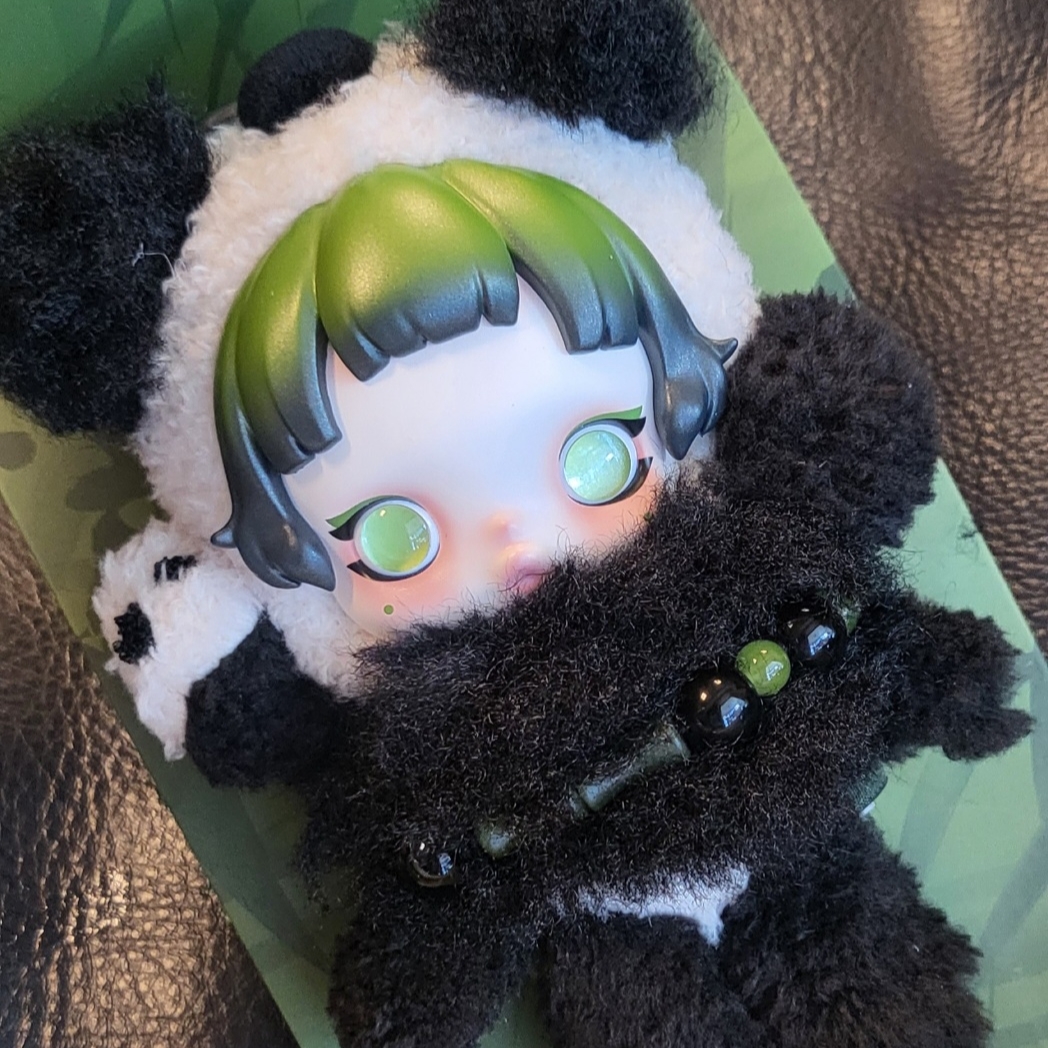 Pop Mart Skullpanda Lazy Panda Plush Doll Pendant 착용 스타일 - 2