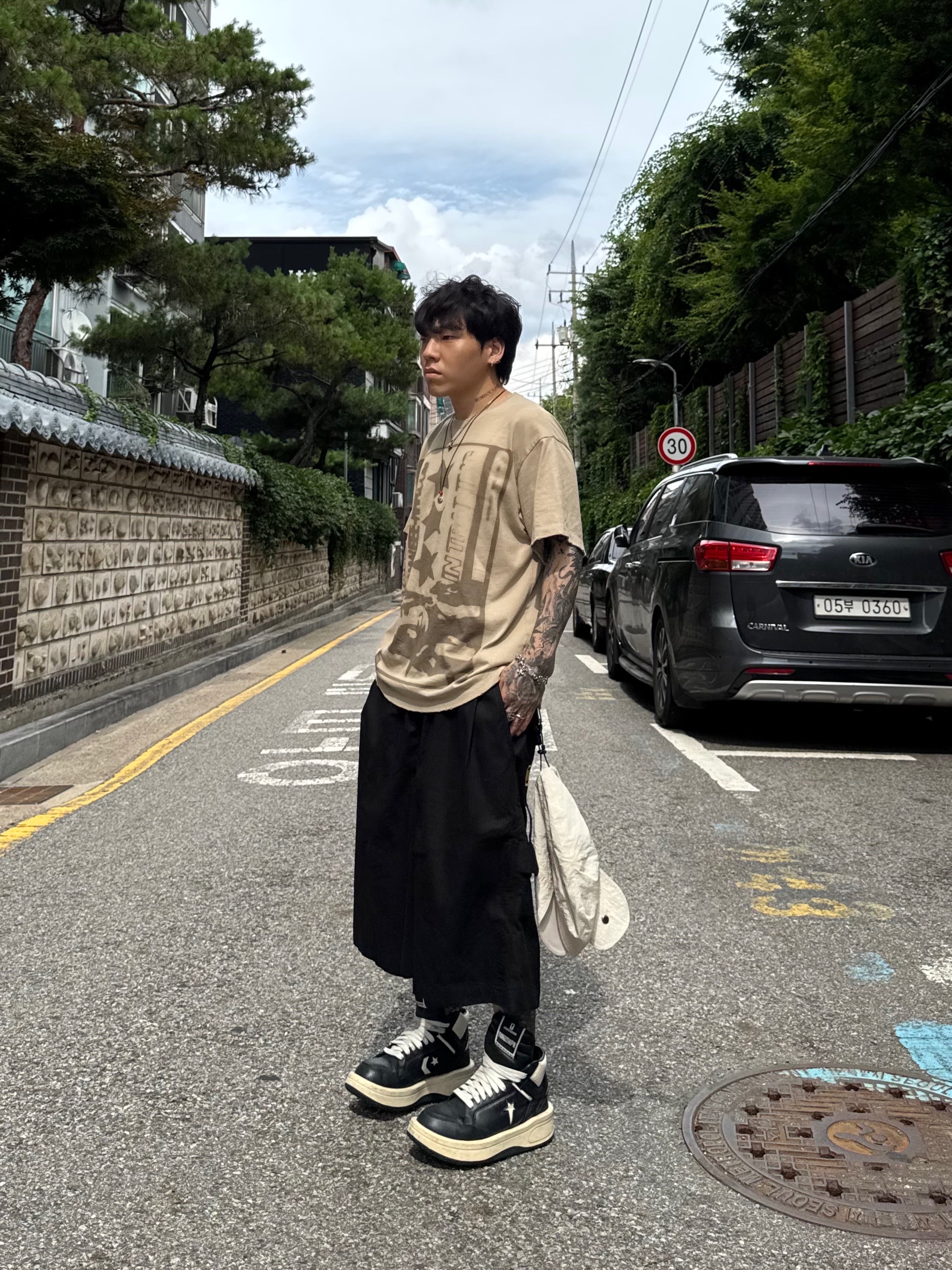 Converse x Drkshdw Turbowpn Black Cream 착용 스타일 - 1