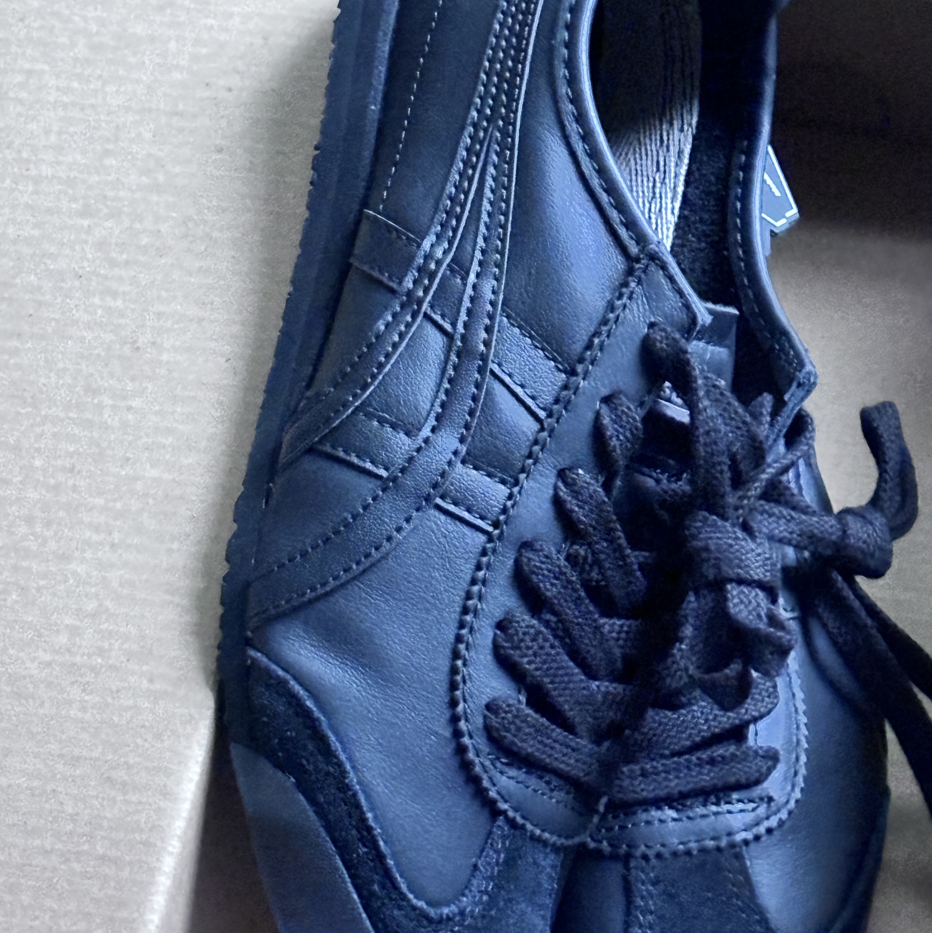 Onitsuka Tiger Mexico 66 Black 착용 스타일 - 1