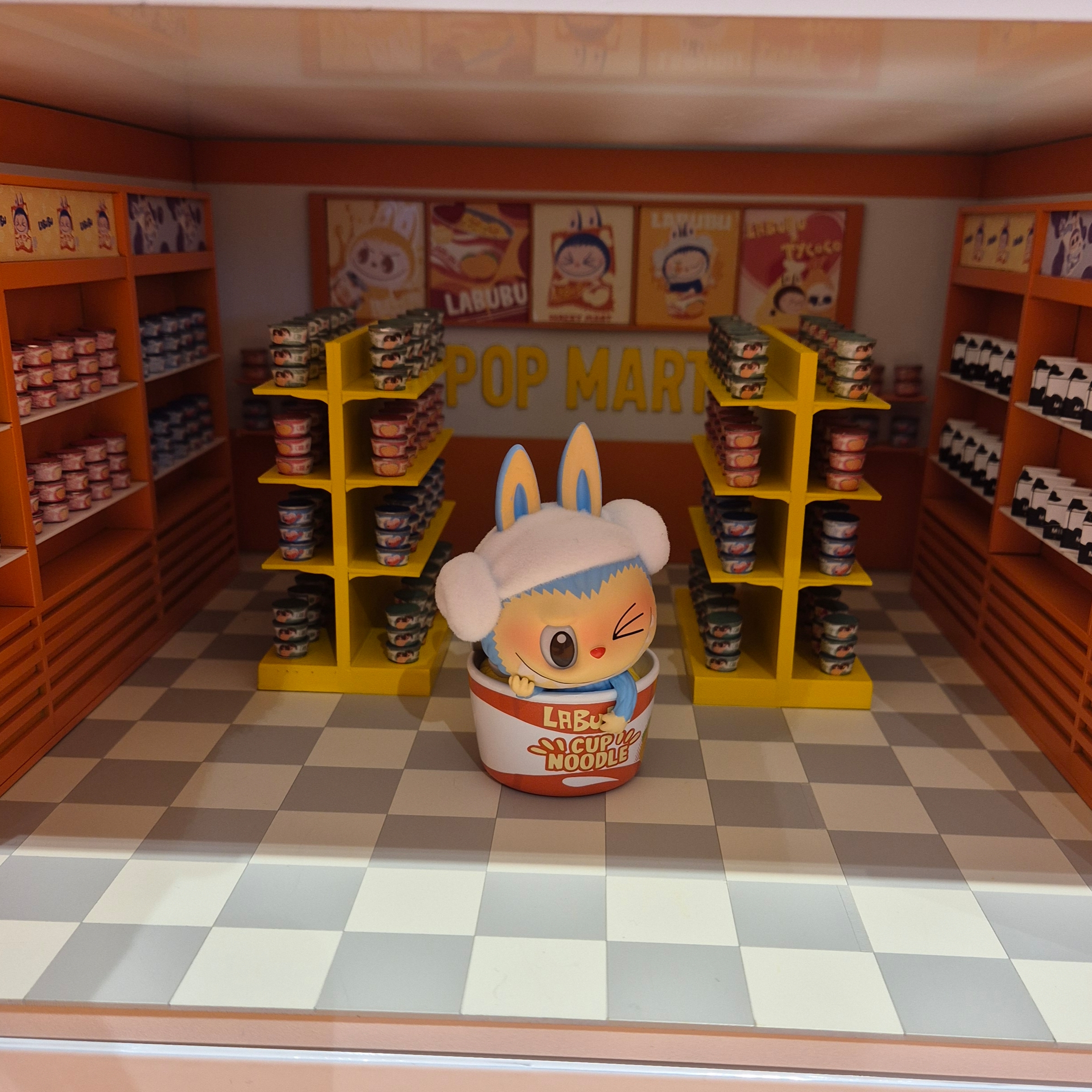 Pop Mart Labubu The Monsters Wacky Mart Series Figures Cup Noodles (Opened Case) 착용 스타일