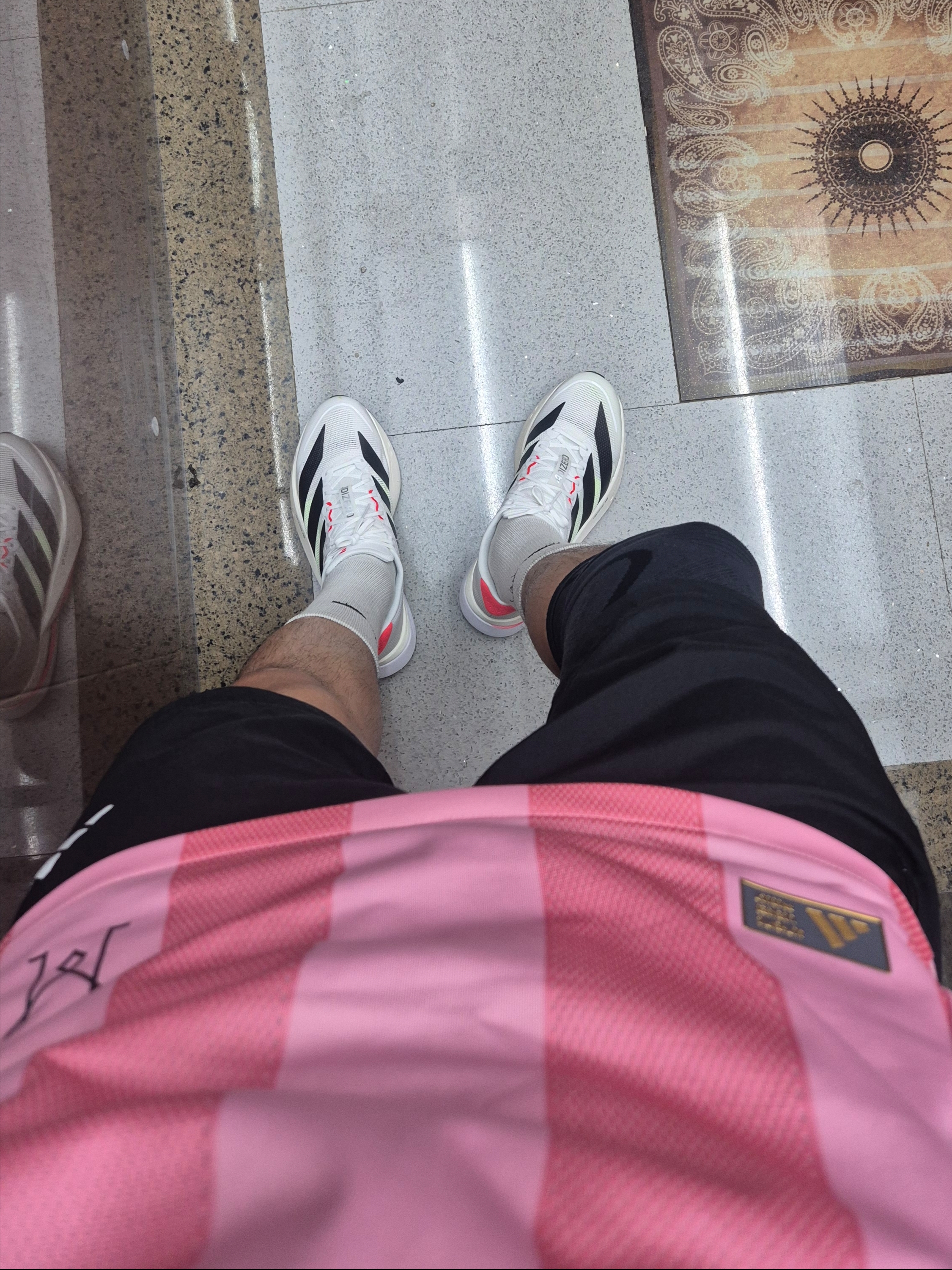 Adidas Adizero Boston 13 Cloud White Core Black 착용 스타일
