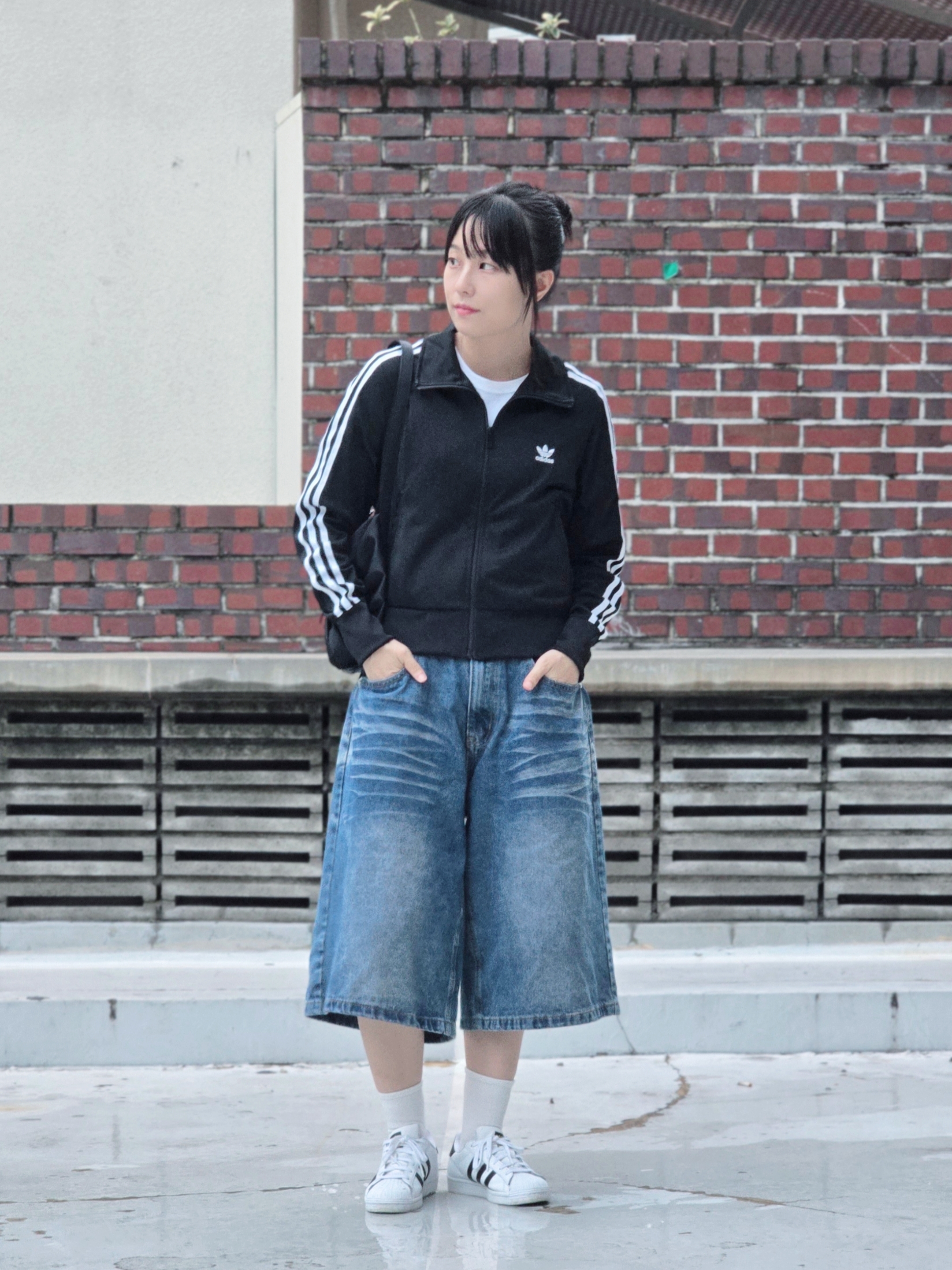 (W) Adidas Adicolor Classic Firebird Track Top Black - KR Sizing, (J) Adidas Superstar J White Black 착용 스타일
